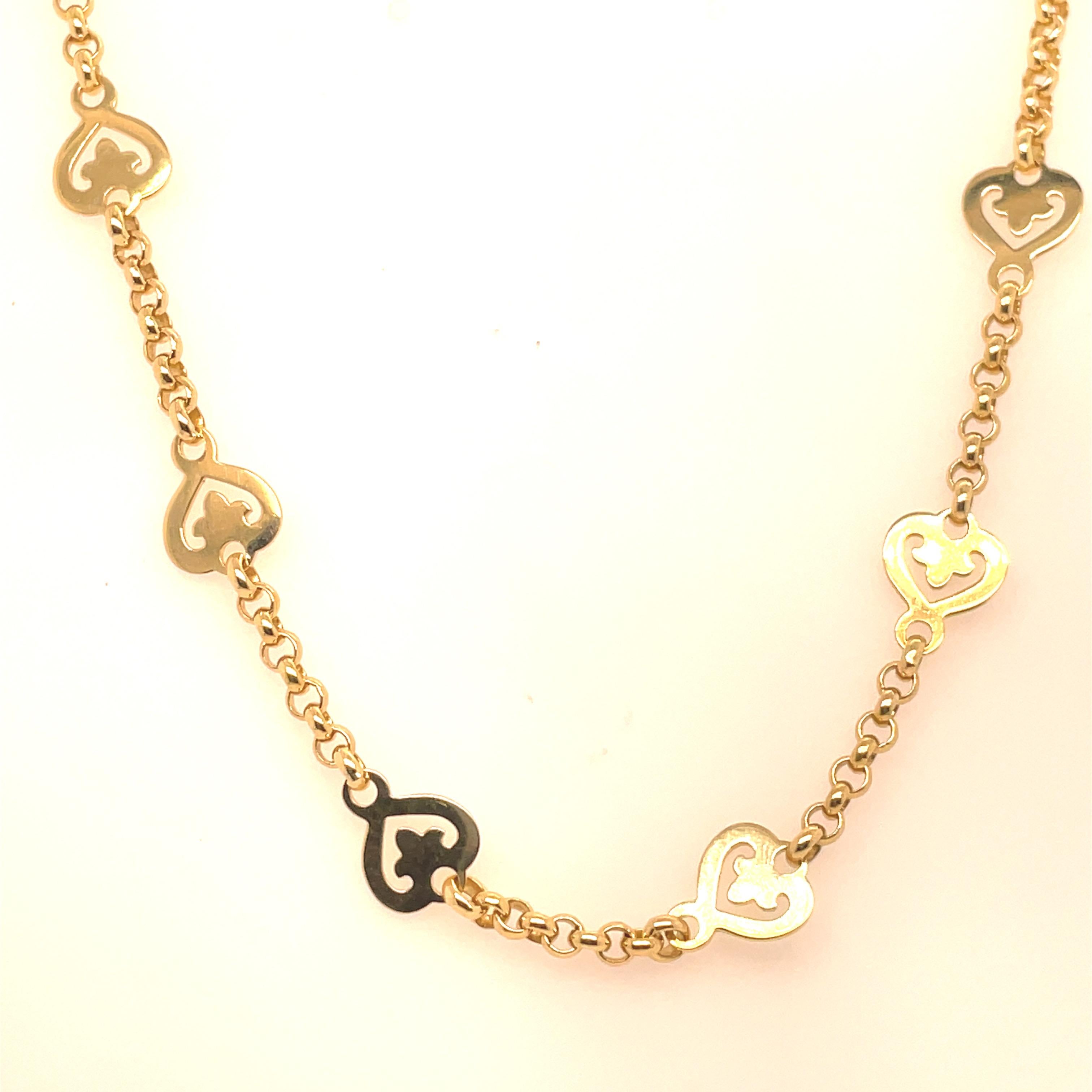 Gold Heart Link Necklace In Excellent Condition For Sale In New York, NY