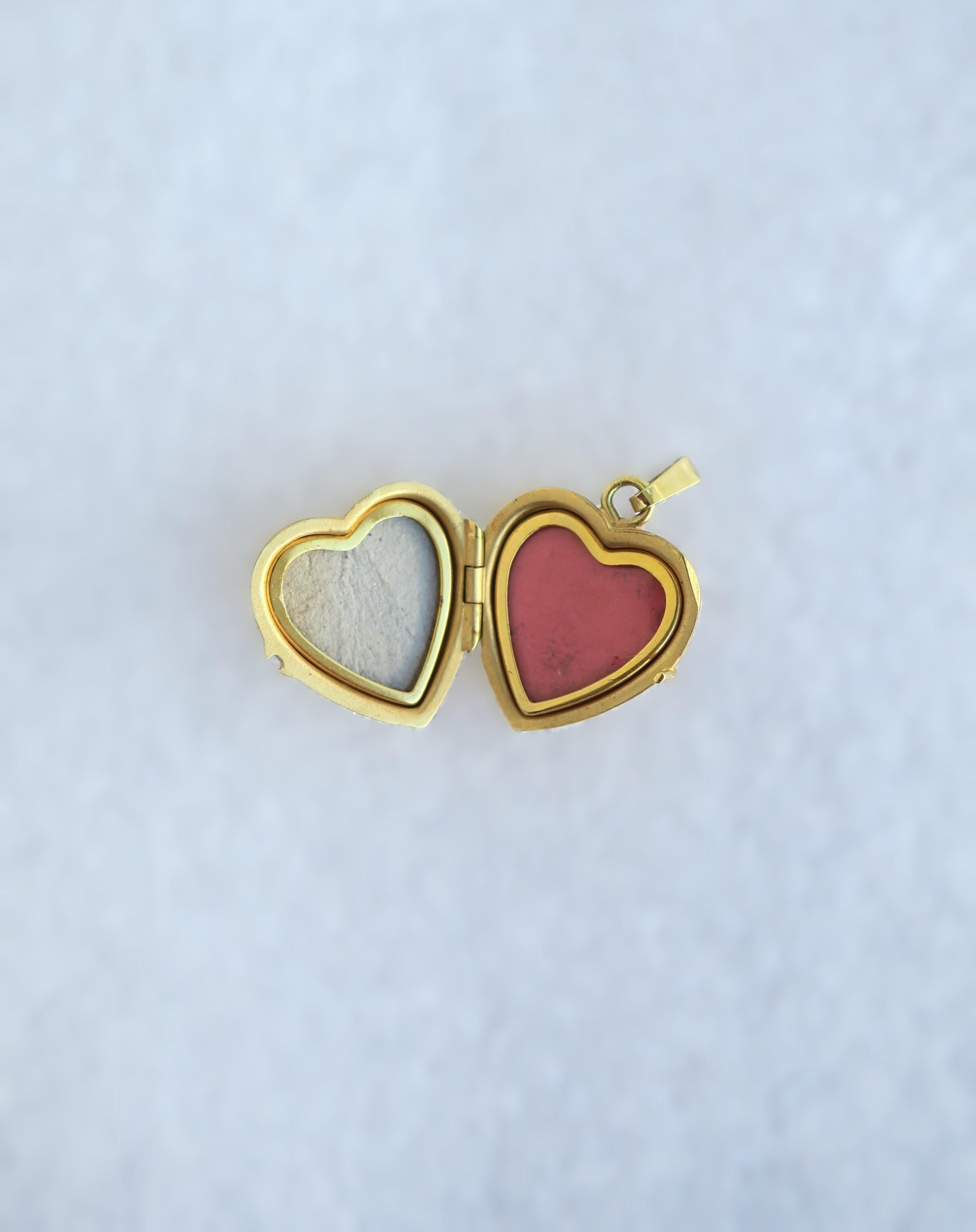 Ciondolo a forma di cuore in oro in vendita 4