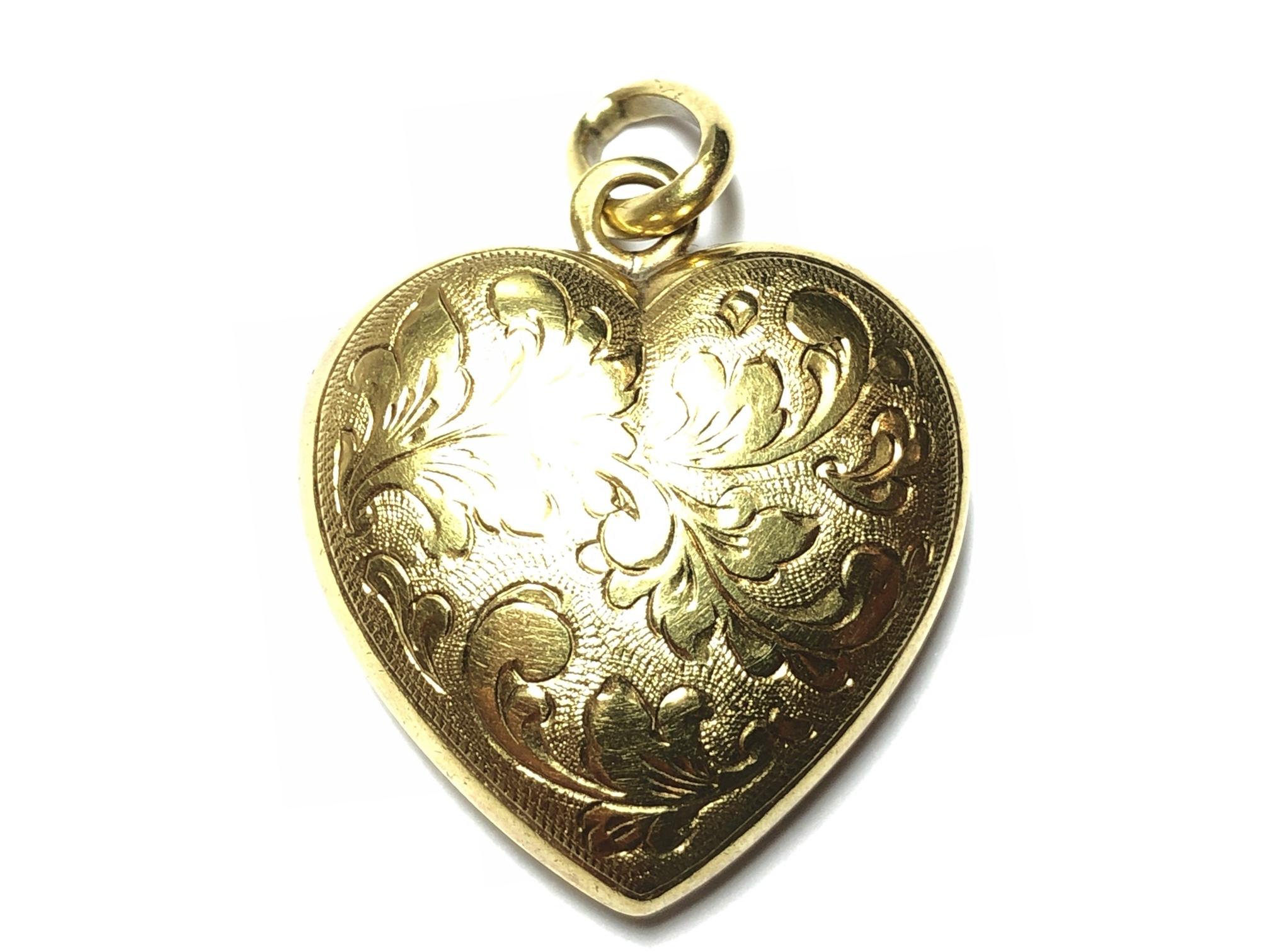Gold Heart Pendant In Good Condition In London, GB