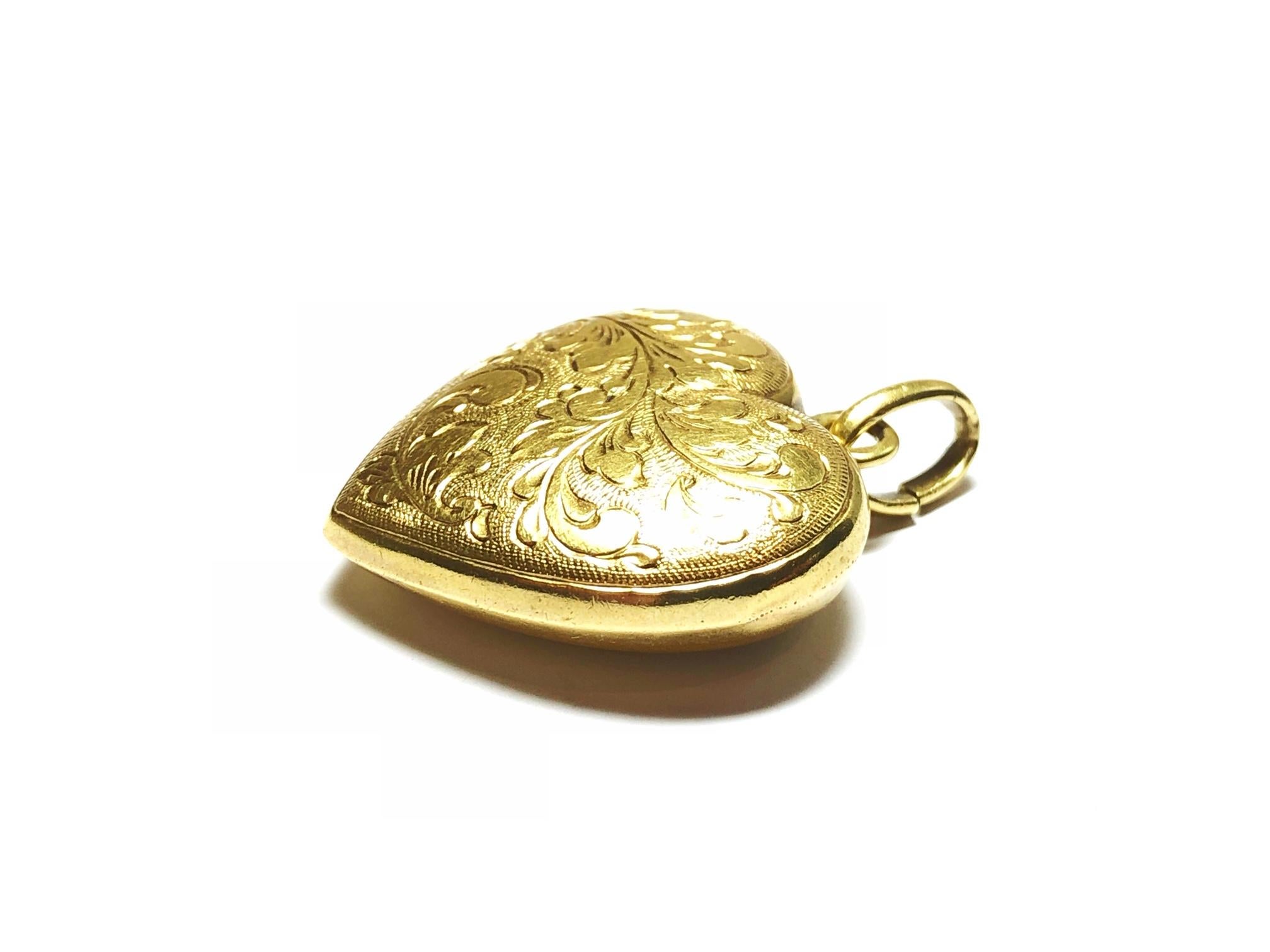 Women's Gold Heart Pendant