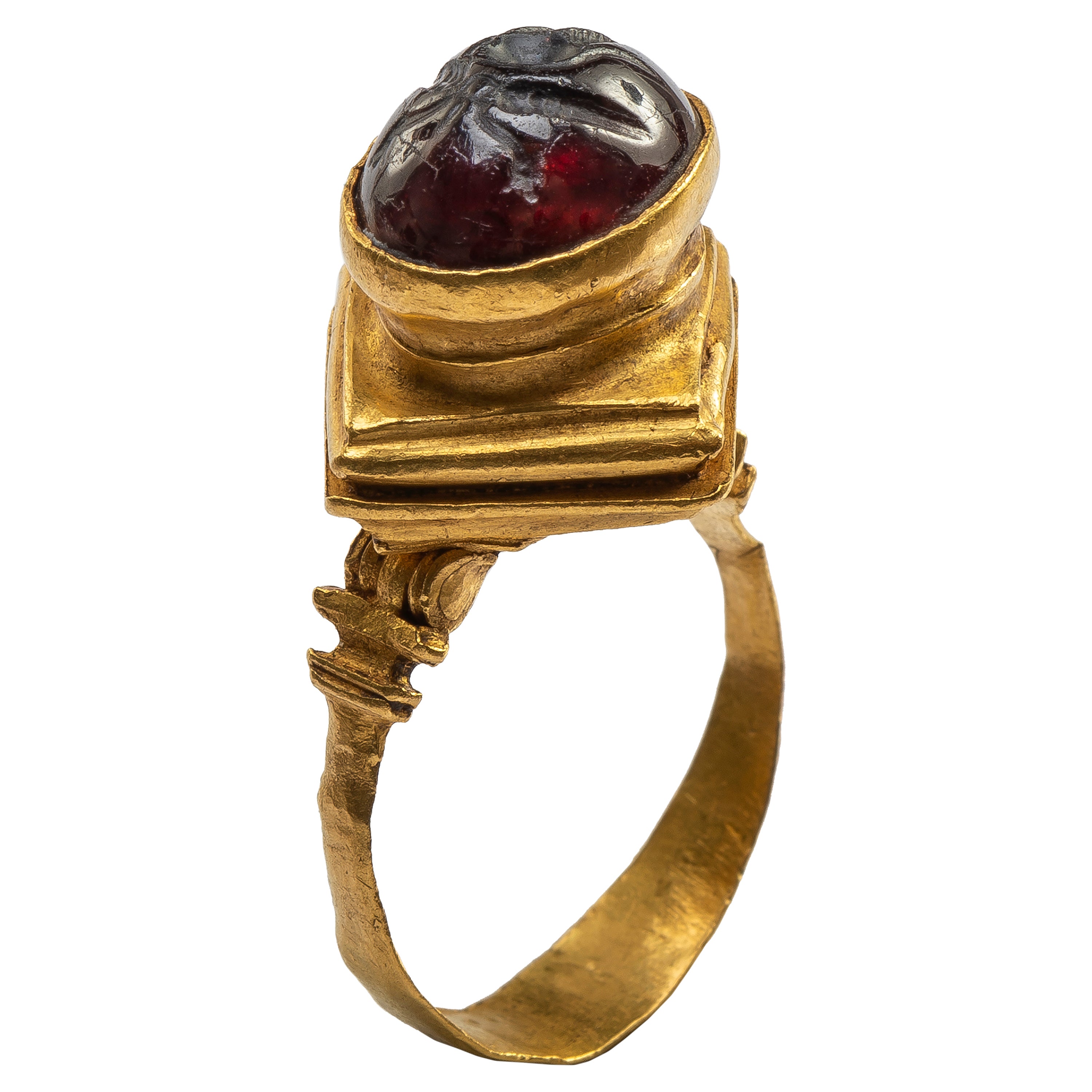 Hellenistischer Ring aus Gold mit Granat-Intaglio