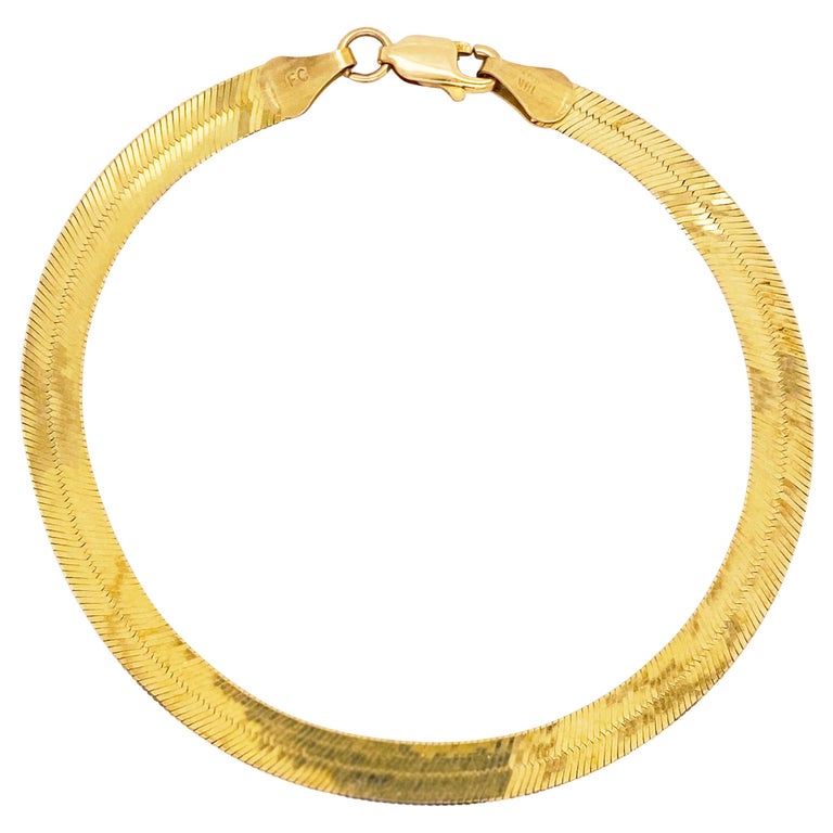 Gold Herringbone Bracelet, Italian, 10 Karat Yellow Gold, Herringbone Chain For Sale at 1stDibs