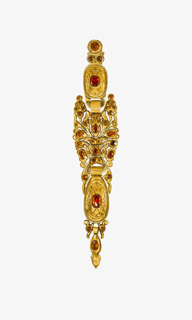 Gold & Hessonite Garnet Pendeloque Style Earrings; Iberian; Spain; Ca 1780
 
Gold & Hessonite Garnet Pendeloque Style Earrings dated to around 1780 in the Iberian region (Spain), The earrings are an historically significant piece of jewelry. 
During