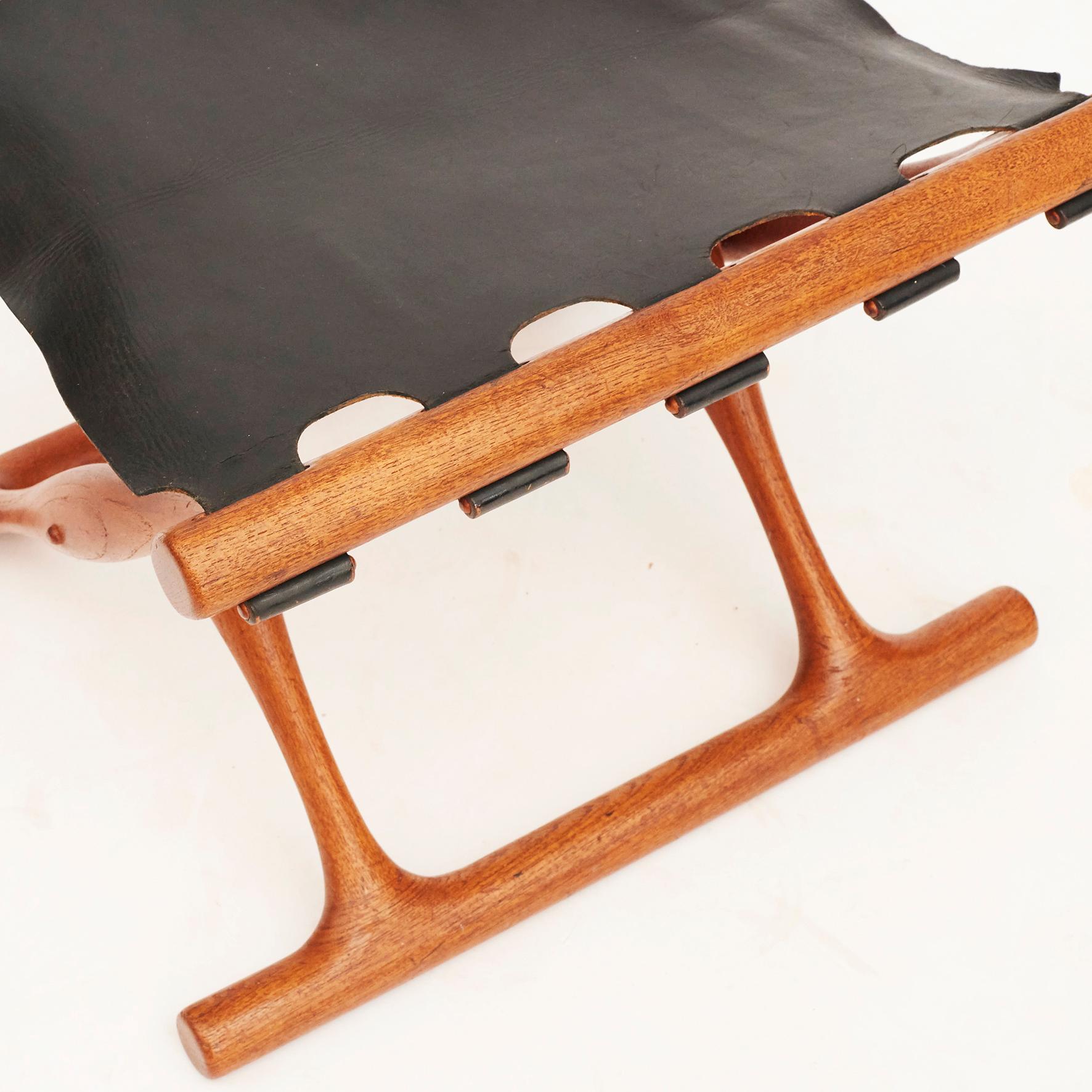 ”Gold Hill” Teak and Leather Folding Stool by Poul Hundevad In Good Condition In Kastrup, DK