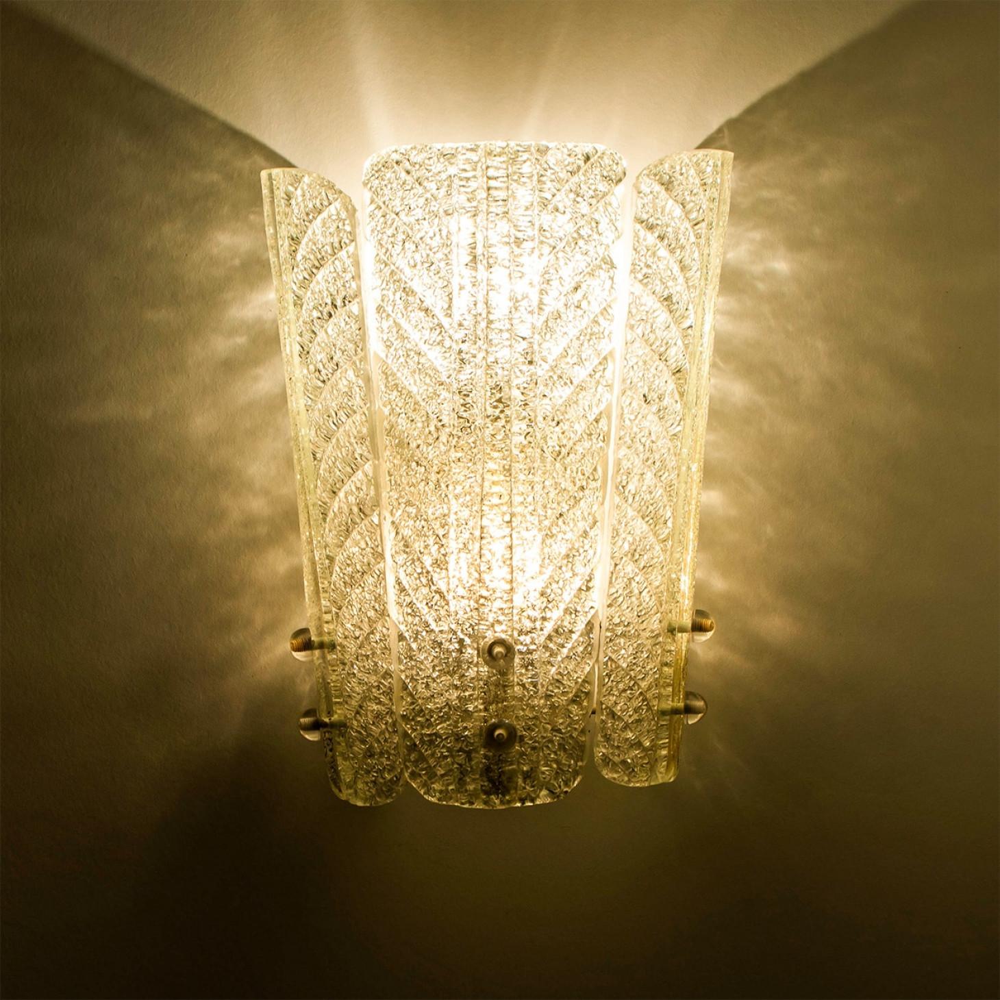 Appliques en verre et laiton à inclusions d'or dans le style de Barovier, 1960 en vente 4