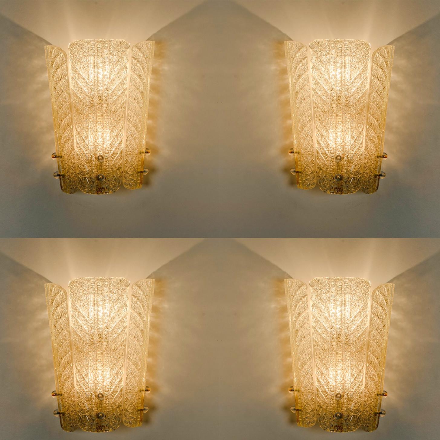 Appliques en verre et laiton à inclusions d'or dans le style de Barovier, 1960 en vente 4