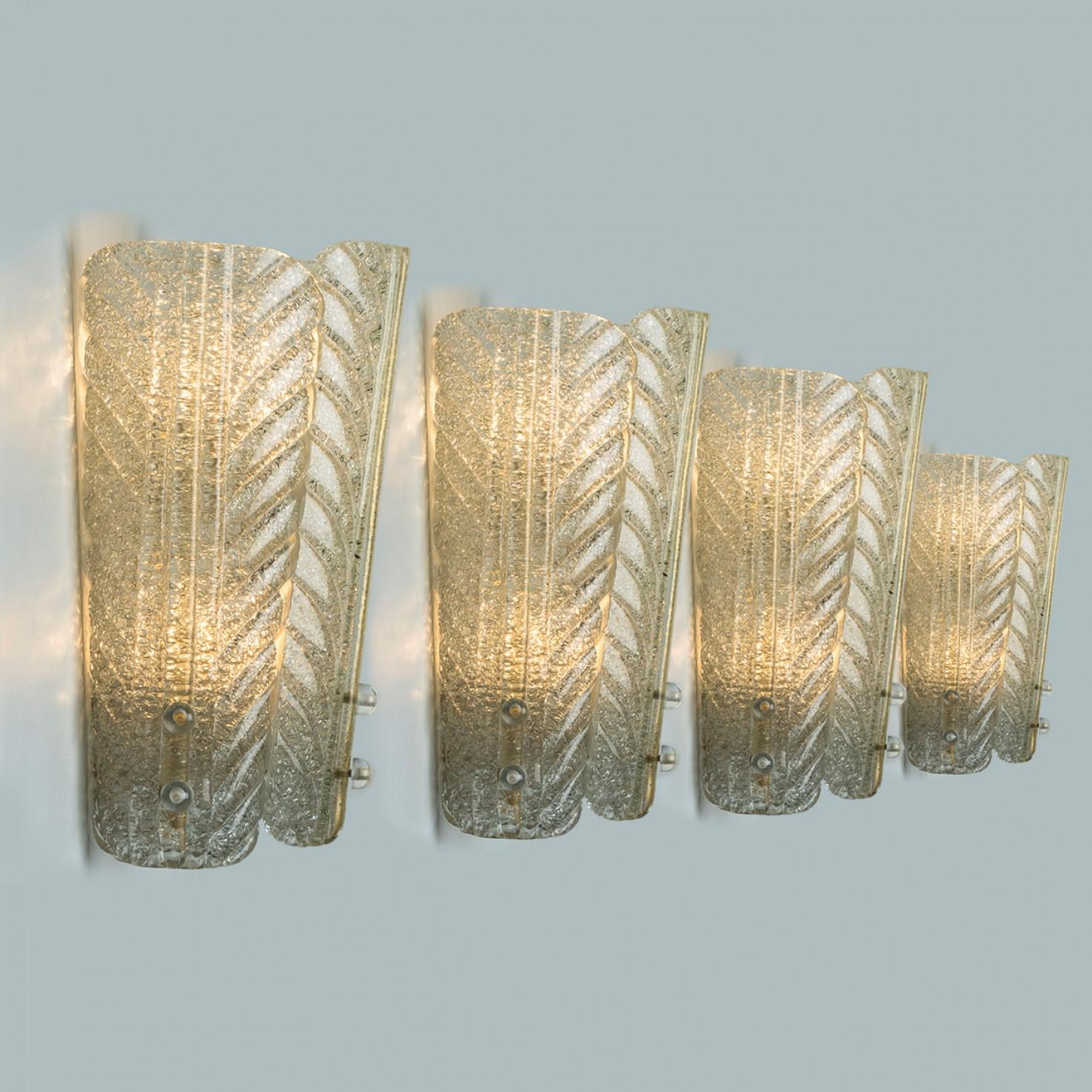 Autre Appliques en verre et laiton à inclusions d'or dans le style de Barovier, 1960 en vente
