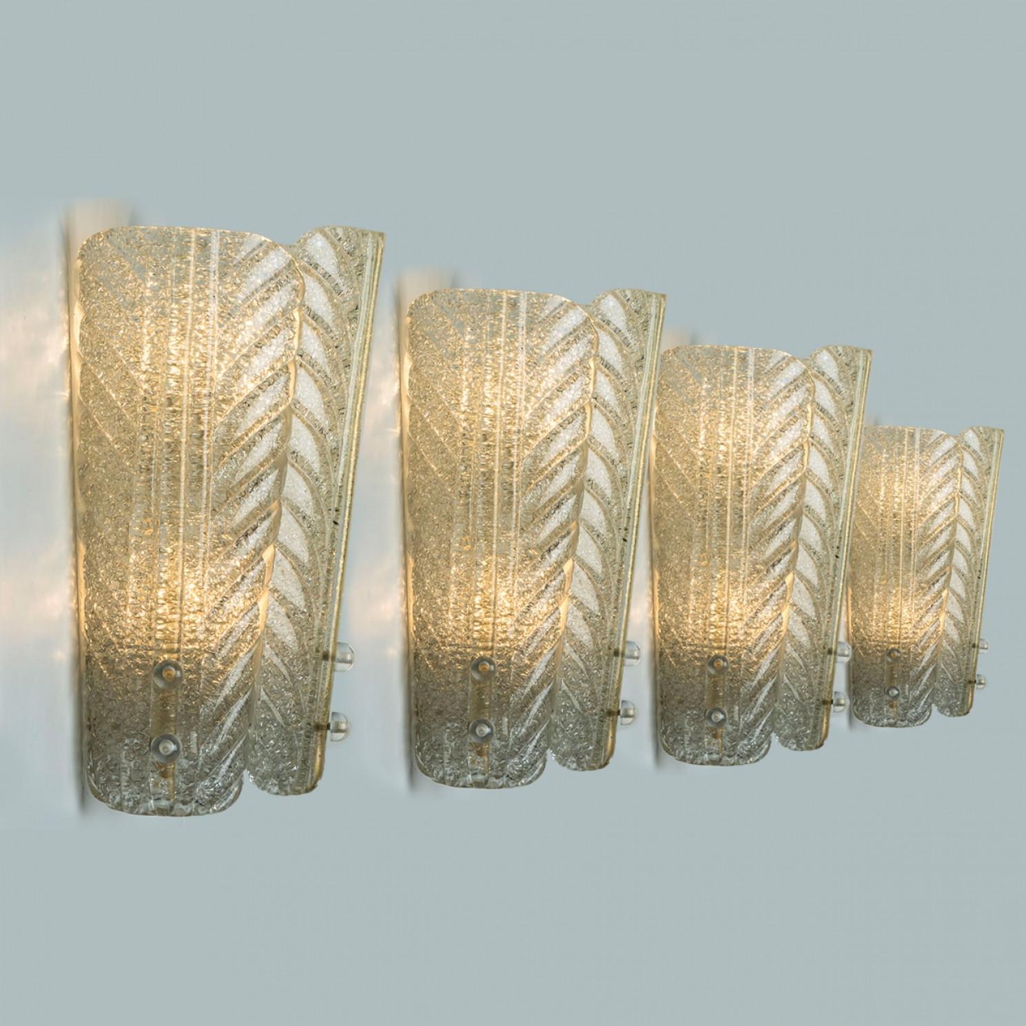 italien Appliques en verre et laiton à inclusions d'or dans le style de Barovier, 1960 en vente