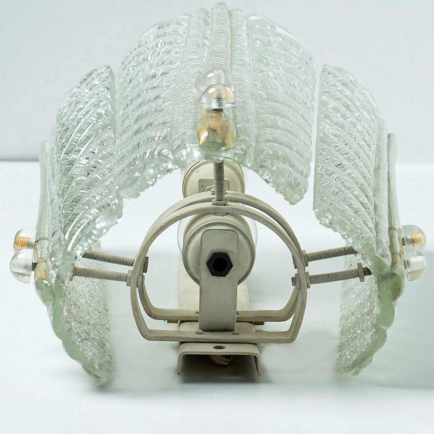 Applique in vetro e ottone con inclusioni d'oro nello stile di Barovier, 1960 in vendita 1