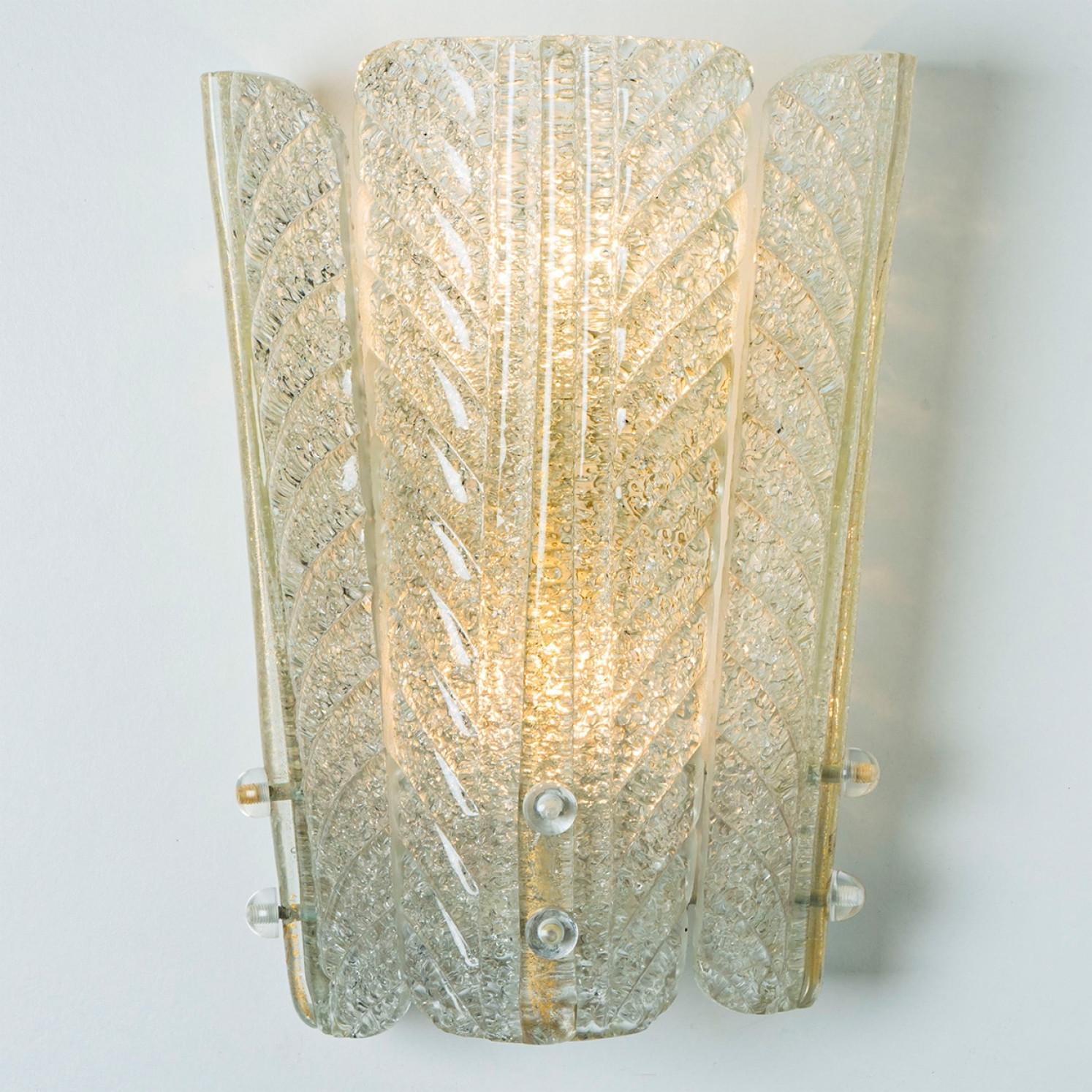 Appliques en verre et laiton à inclusions d'or dans le style de Barovier, 1960 en vente 1
