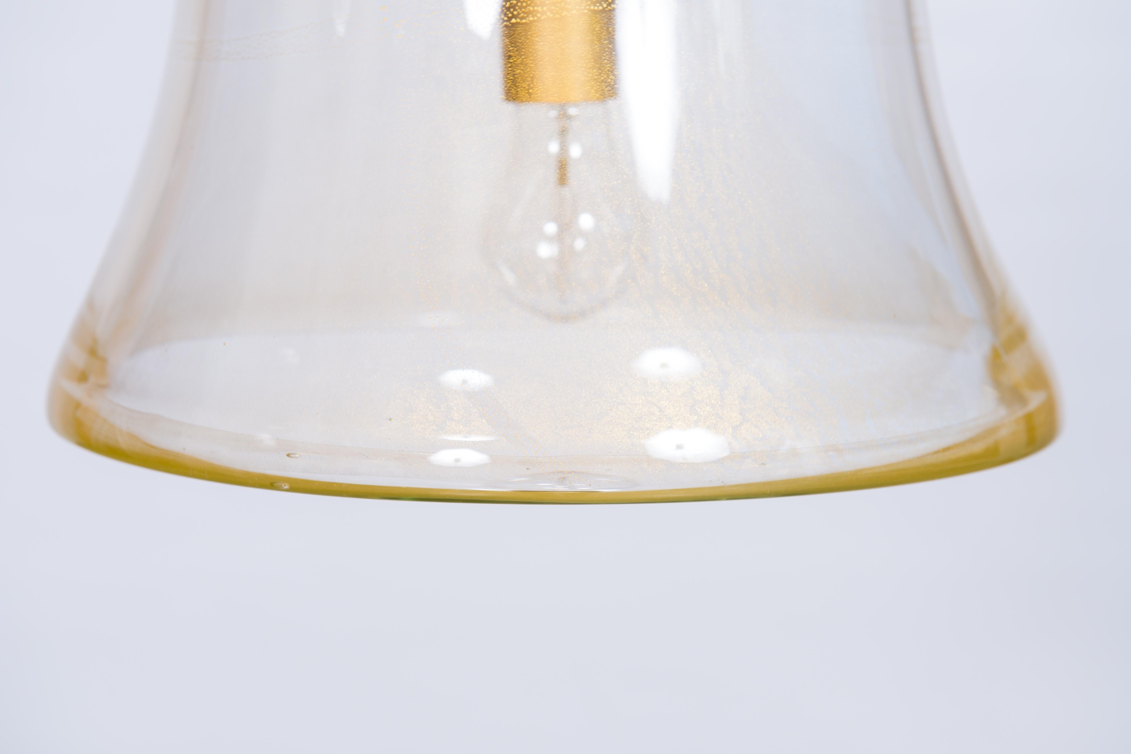 italien Lustre en verre de Murano infusé d'or par Vintage Murano Gallery (a) Gallery, 1990 en vente
