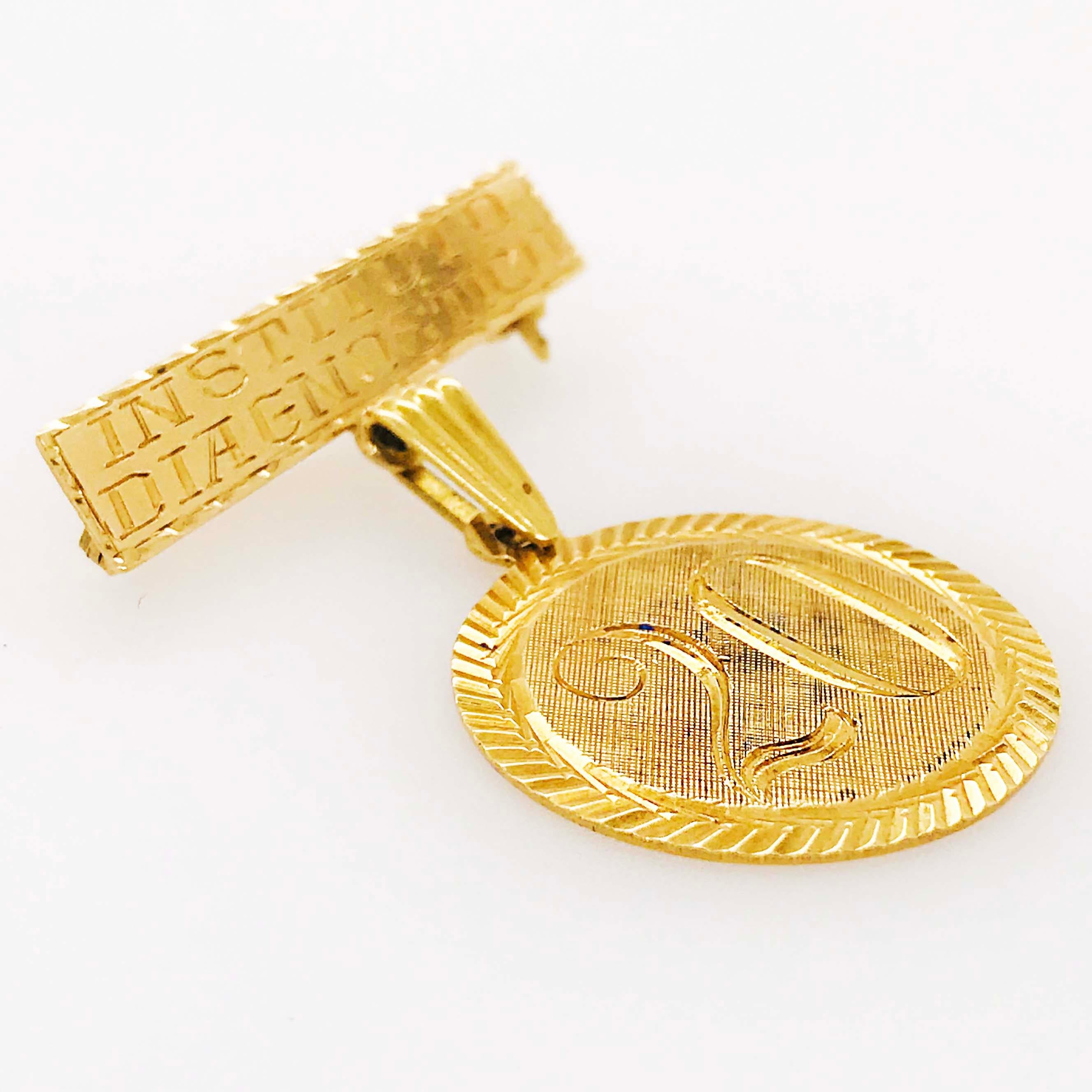 Women's or Men's Gold Institudo Diagnostico Pin with 18 Karat Gold 20 Year Coin Collectors Brooch