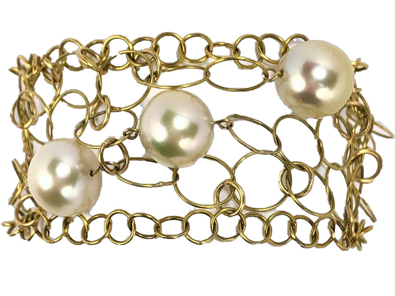 Women's Gold Interlocking Wire Link Bracelet with Pearls