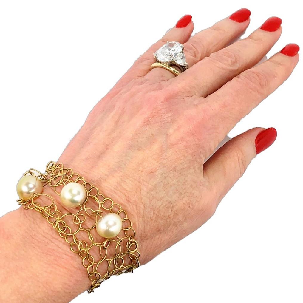 Gold Interlocking Wire Link Bracelet with Pearls 3