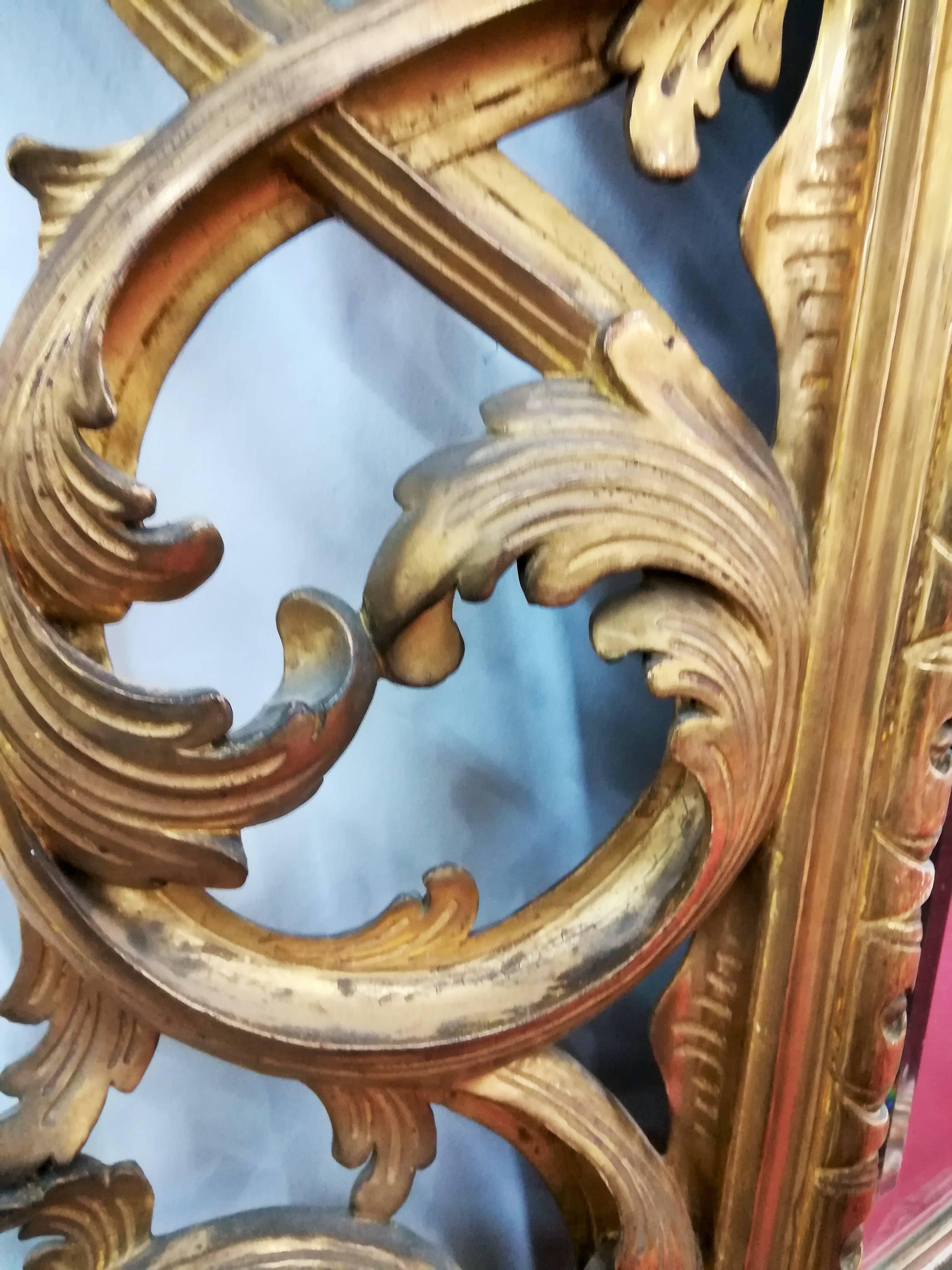 Gold Italian 18th Century Inlaid Wood Mirror In Good Condition For Sale In Wyboston Lakes, GB