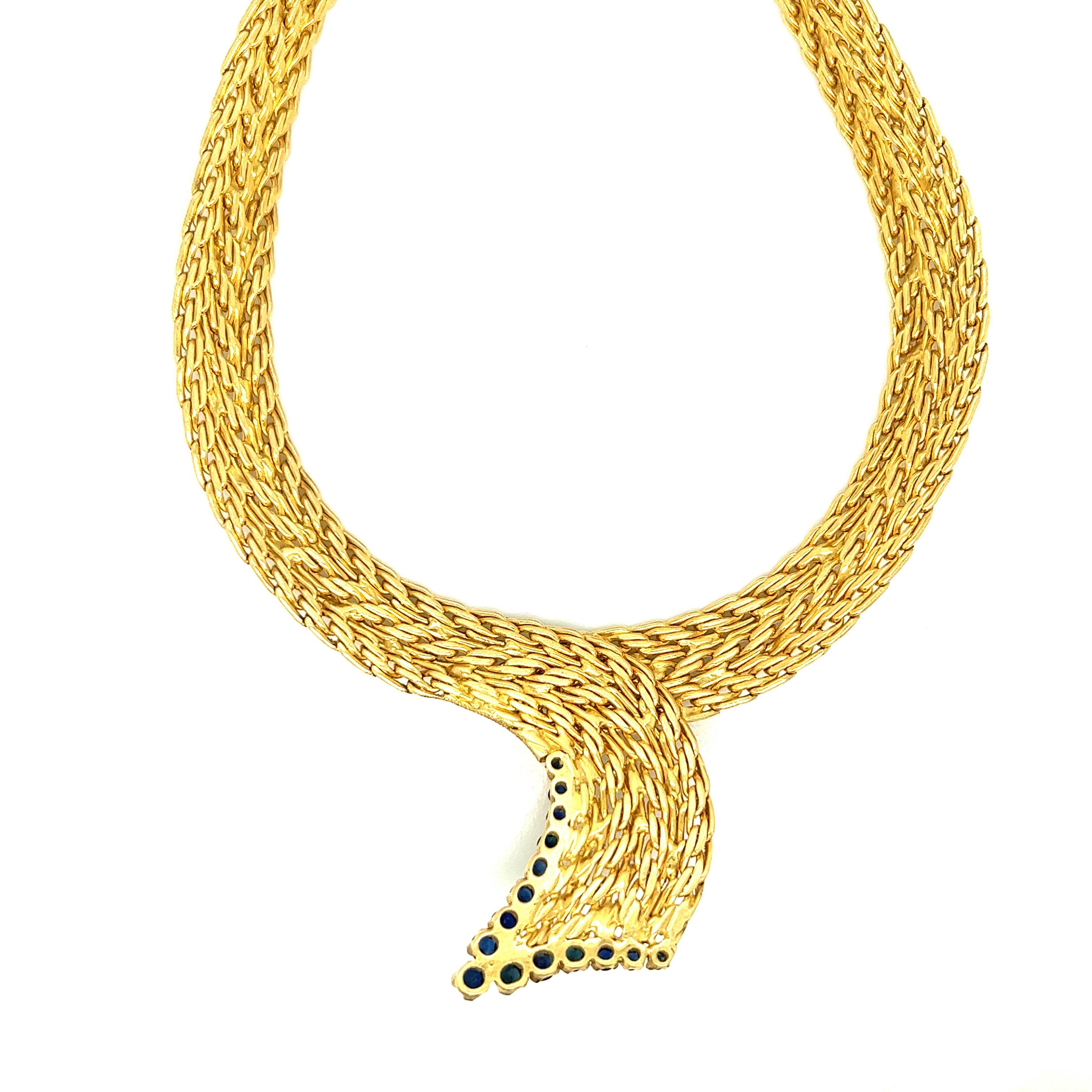 Italienische Goldkette

18 Karat Gelbgold; markiert Italy, 750

Größe: Breite 0,75 Zoll (dickste Stelle), Innenumfang 16 Zoll
Gesamtgewicht: 56,6 Gramm 