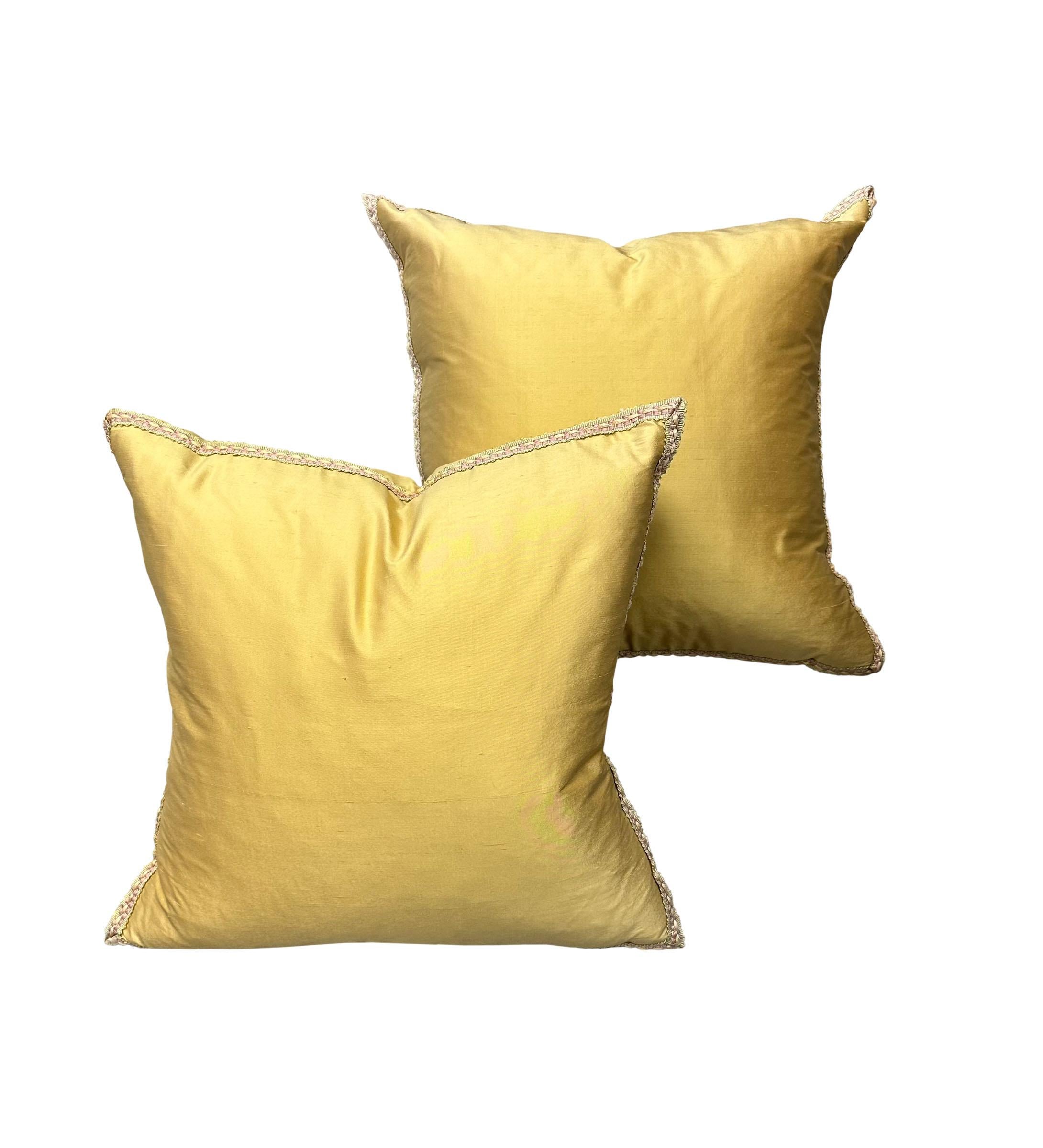 Late 20th Century Gold Italian Pure Silk Pillows For Sale