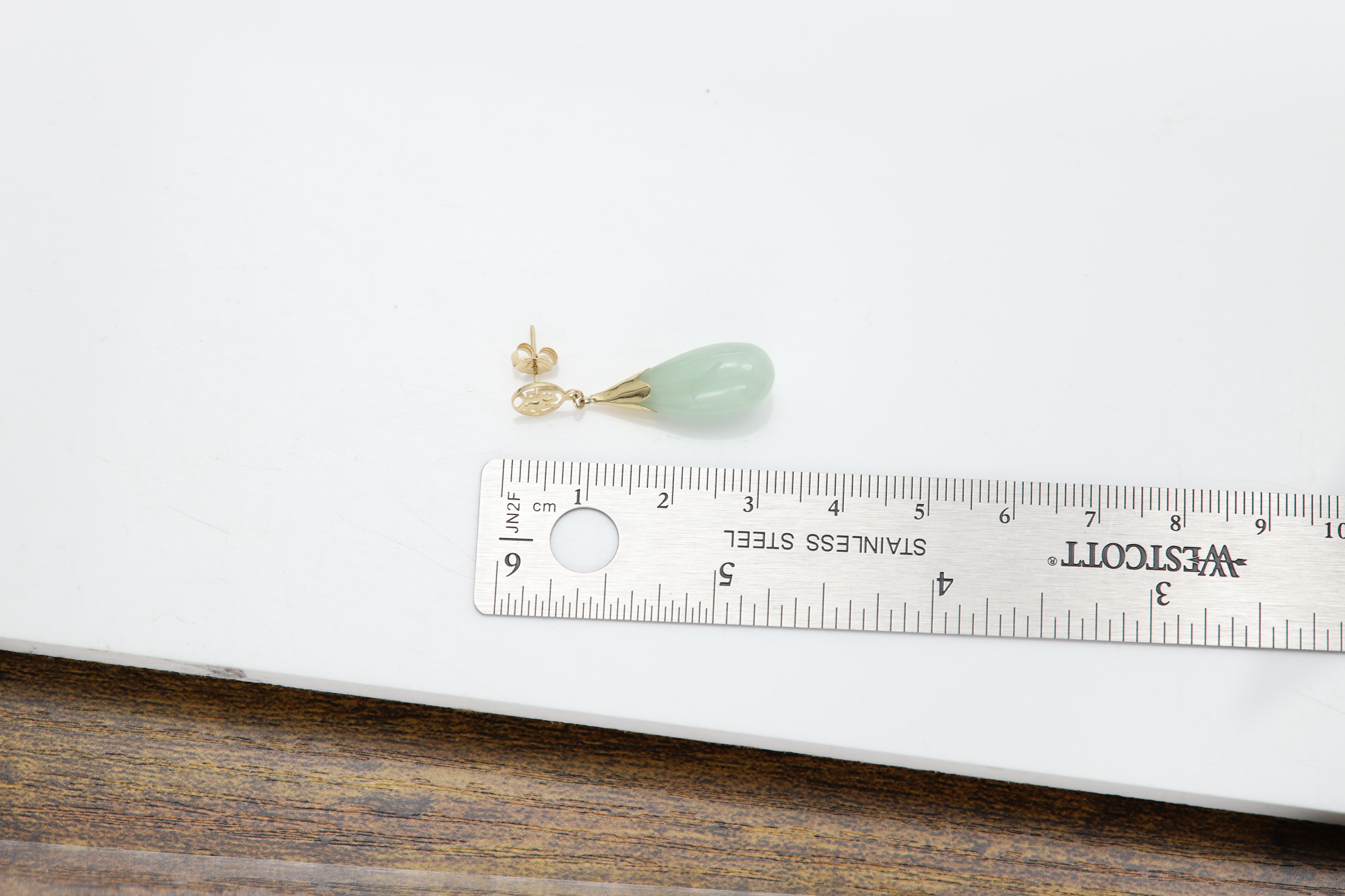 Pear Cut Gold Jade Earrings 14 Karat Yellow Gold Green dangle Jade Earring For Sale