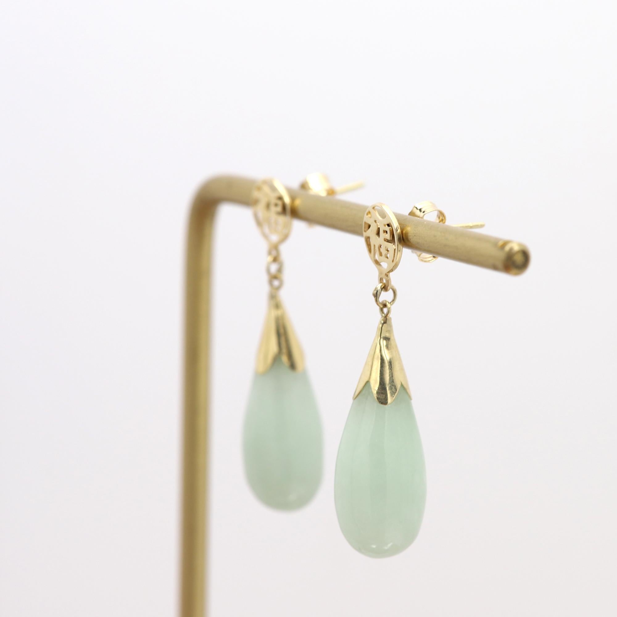 Women's Gold Jade Earrings 14 Karat Yellow Gold Green dangle Jade Earring For Sale