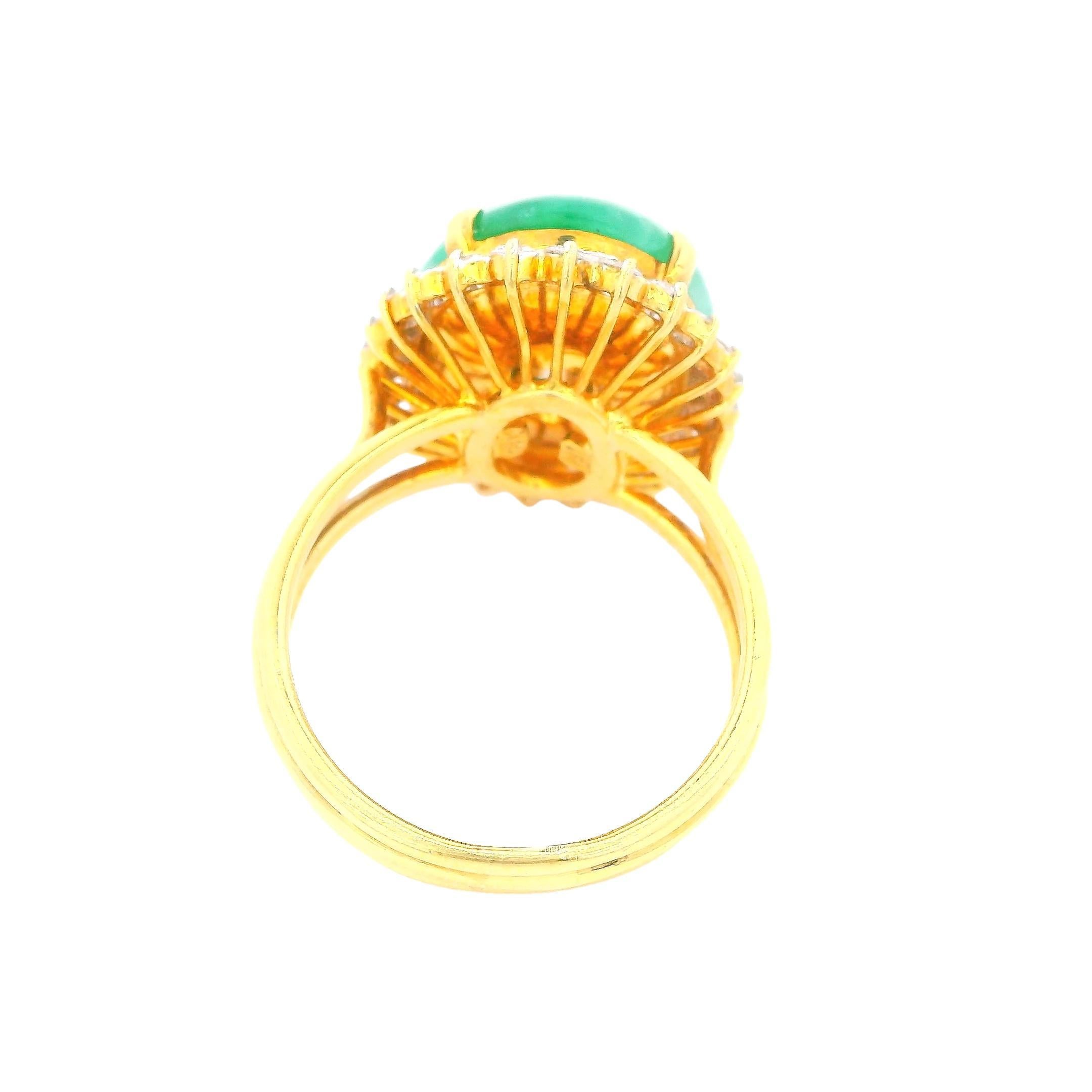 Gold Jade Ring W/24 Diamonds In Good Condition For Sale In Great Neck Plaza, NY