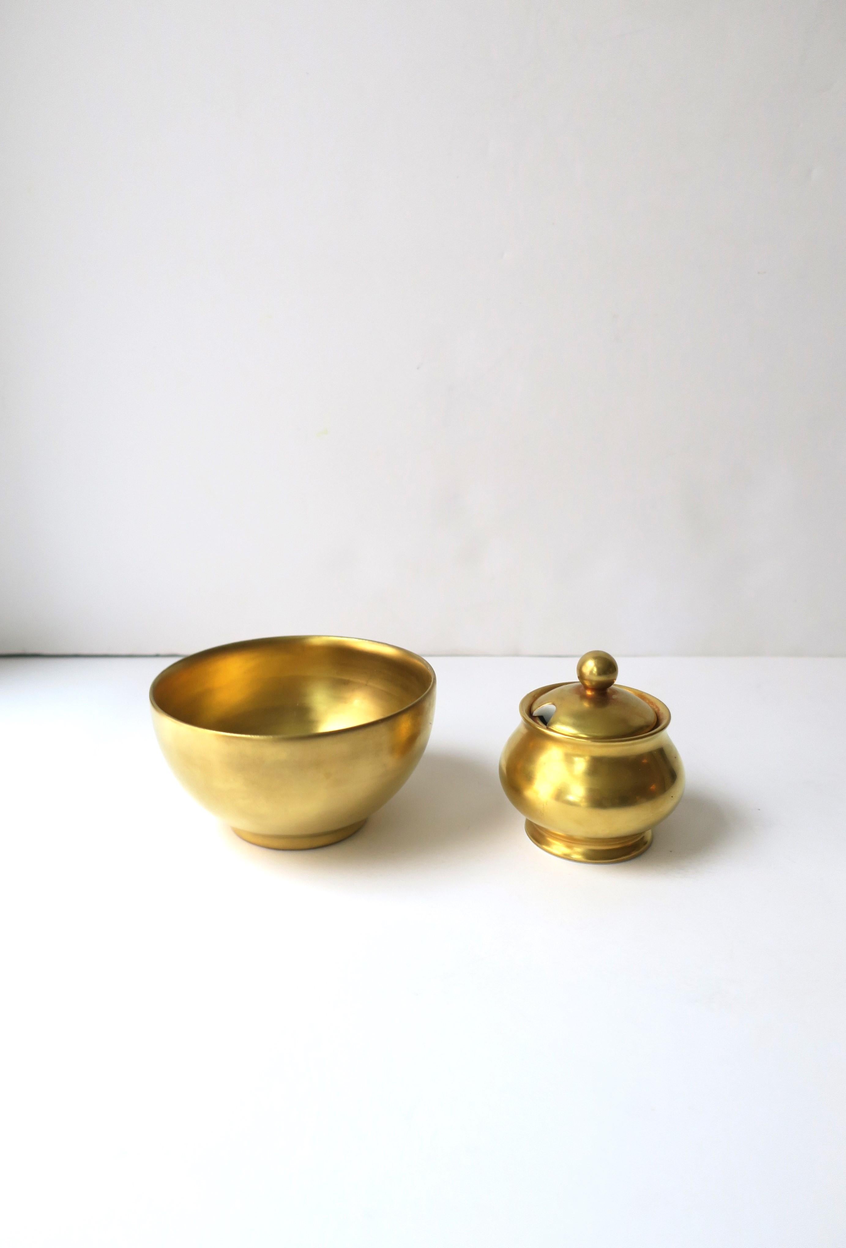 Takashimaya Gold Japanese Porcelain Condiments or Sugar Bowl  In Good Condition For Sale In New York, NY