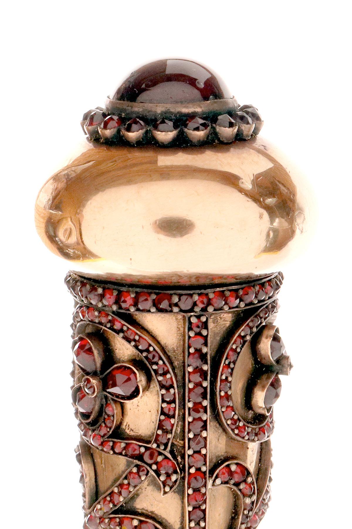Bâton de marche en or avec pierre en grenat. Par Antoine Bricteux, France 1901. en vente 1