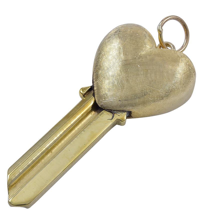 Gold Key To My Heart In Excellent Condition In New York, NY