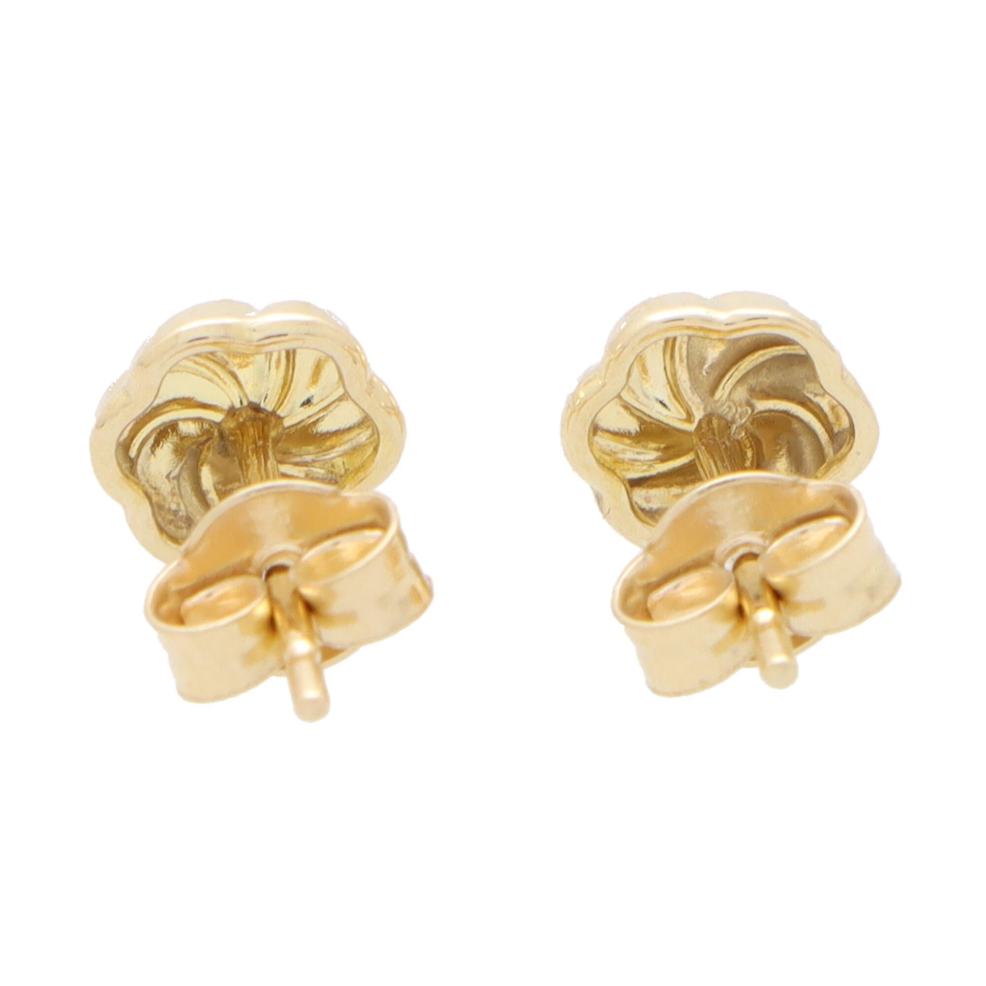 Gold Knot Earrings in 9k Yellow Gold In Good Condition In London, GB
