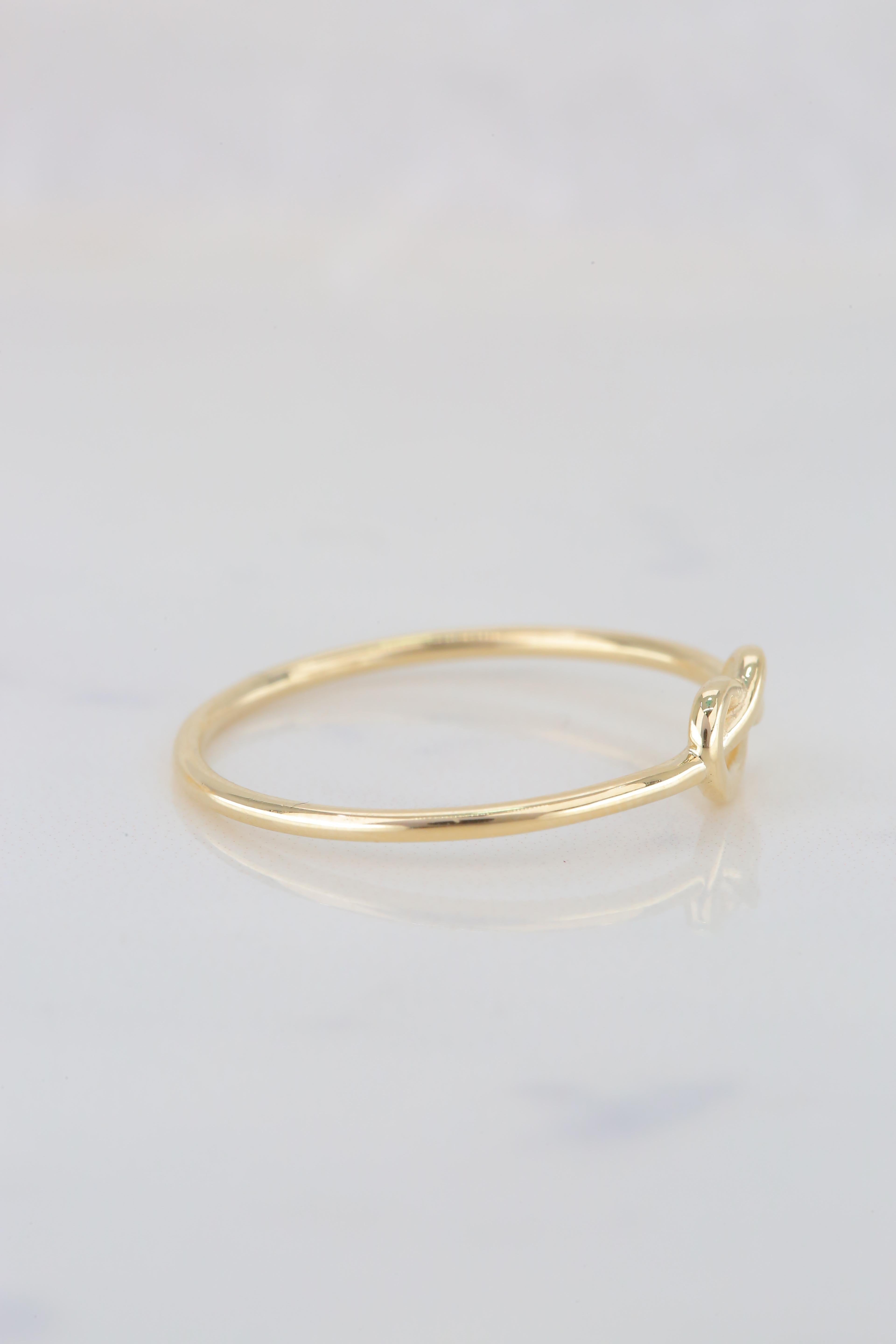 Im Angebot: Ring aus Gold mit Knoten, 14 Karat Massivgold, Dainty Ring, Minimalistischer Stil () 5