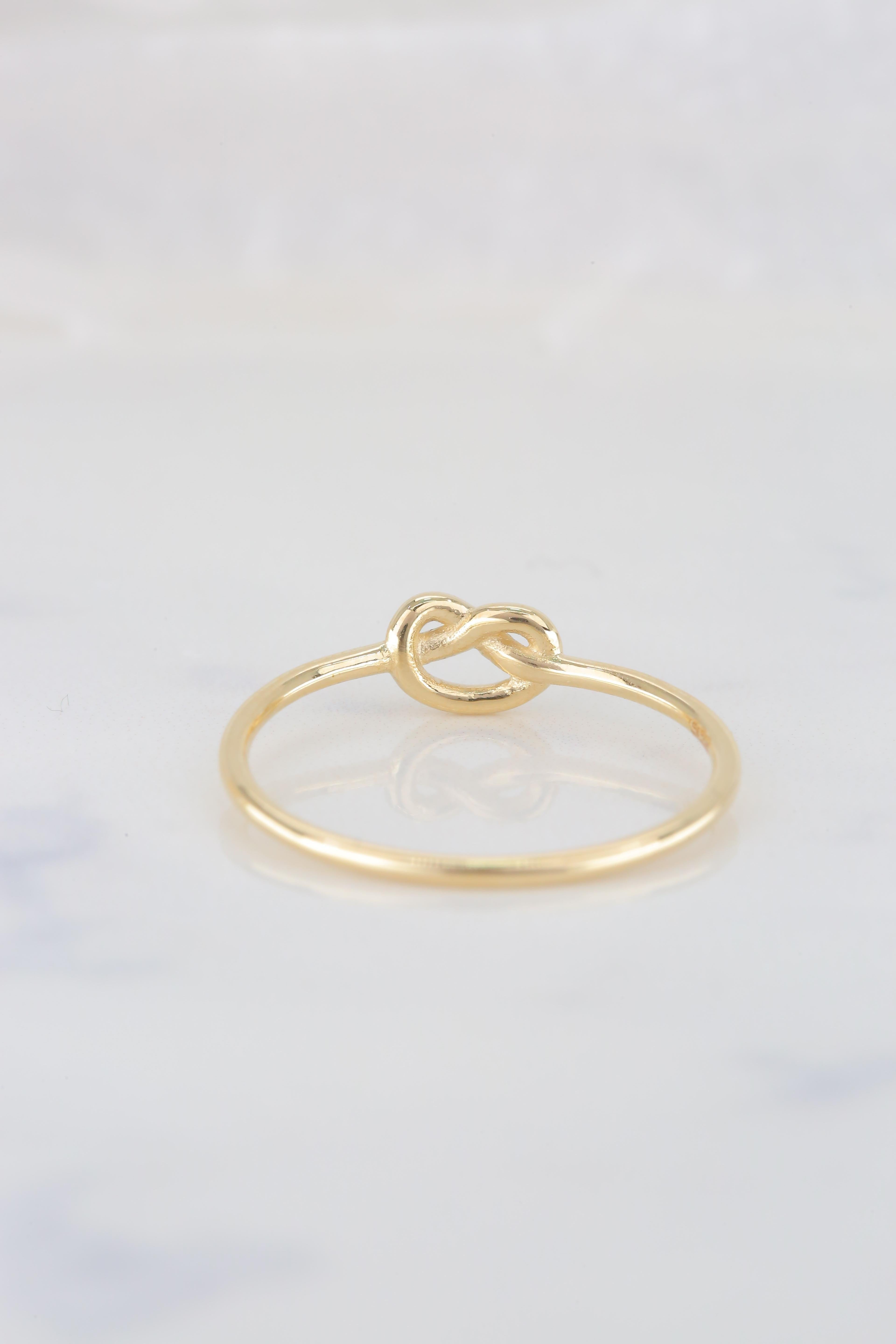 Im Angebot: Ring aus Gold mit Knoten, 14 Karat Massivgold, Dainty Ring, Minimalistischer Stil () 6