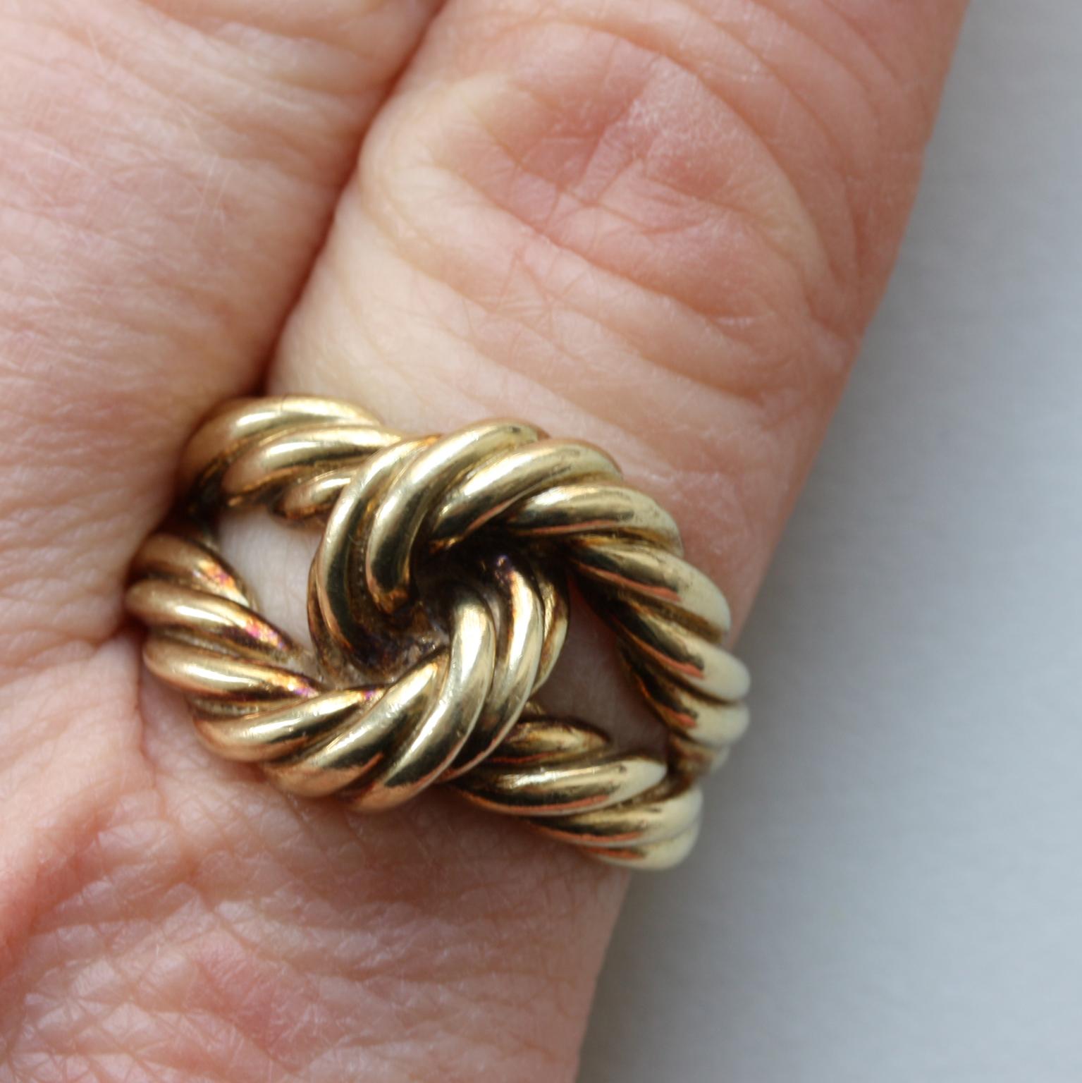 Gold Knot Rope Ring In Excellent Condition In Amsterdam, NL