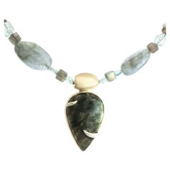 Collana di Labradorite e Acquamarina in oro con ciondolo a goccia, 22 pollici