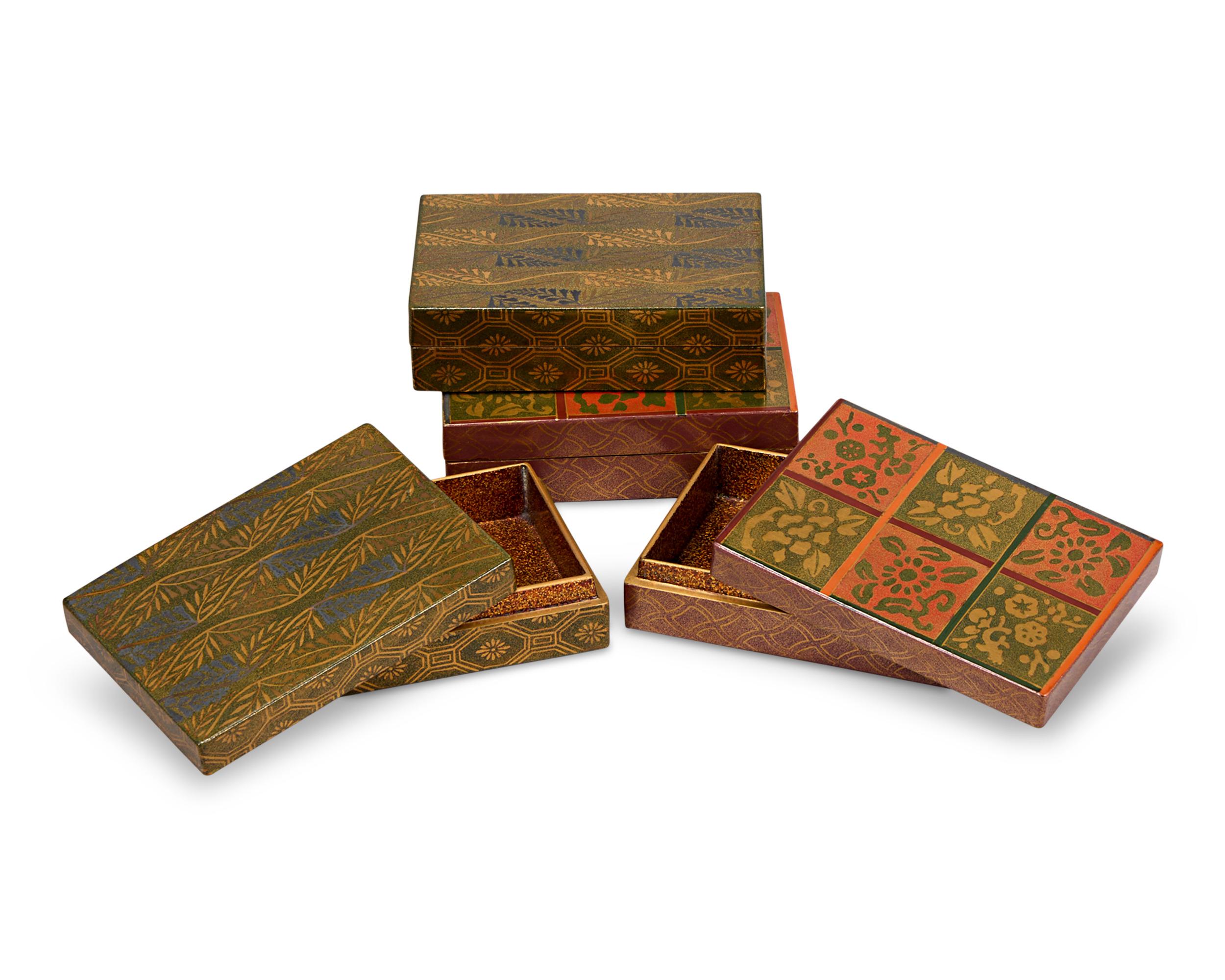 A Gold Lacquer Kōbako (Incense Box)
Edo Period (1615–1868), Circa 1850

This exquisite gold lacquer kōbako (incense box) exemplifies the refined craftsmanship of the Edo period. The cover is adorned with chrysanthemums in various shades of gold, set