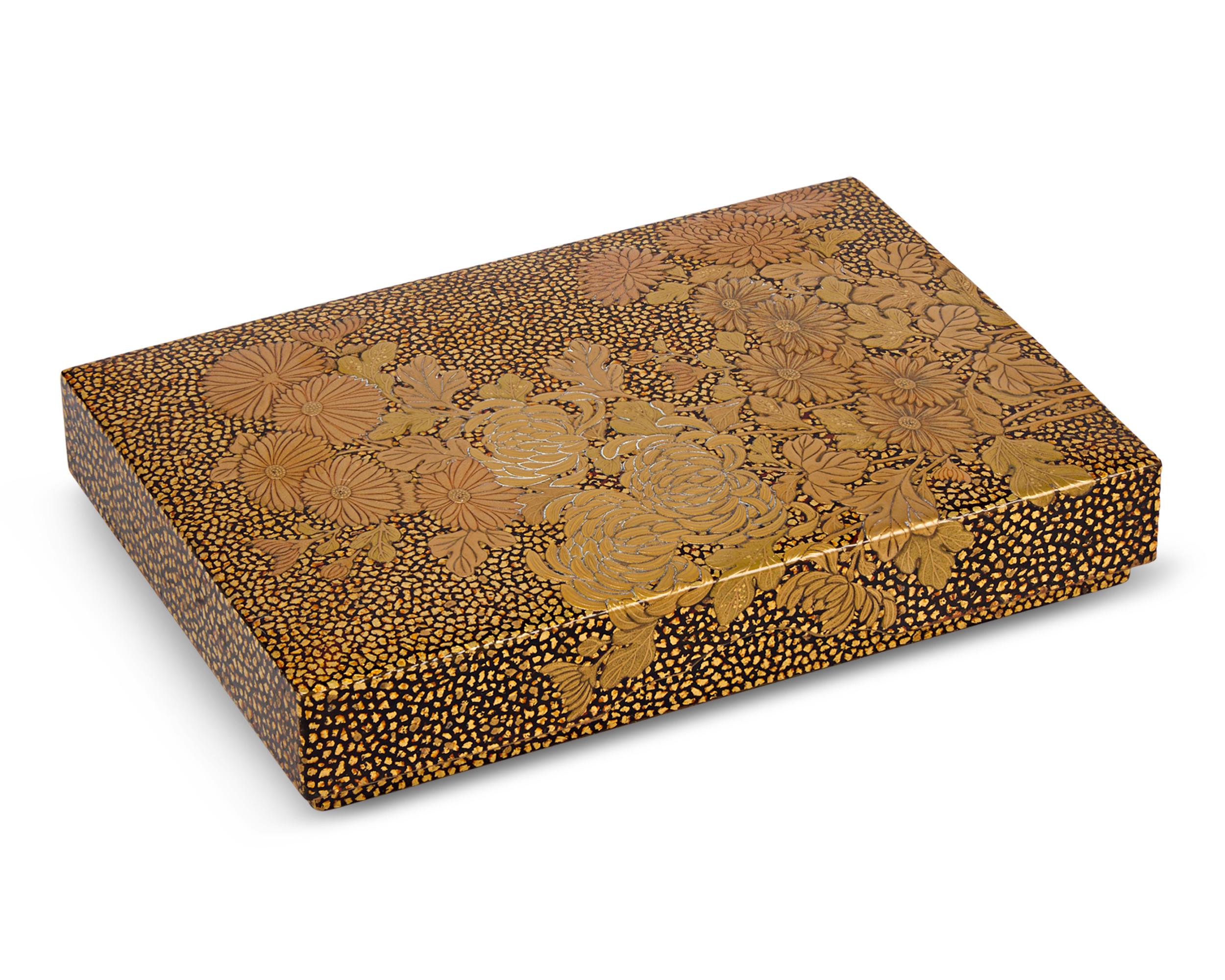 Edo Gold Lacquer Incense Box For Sale