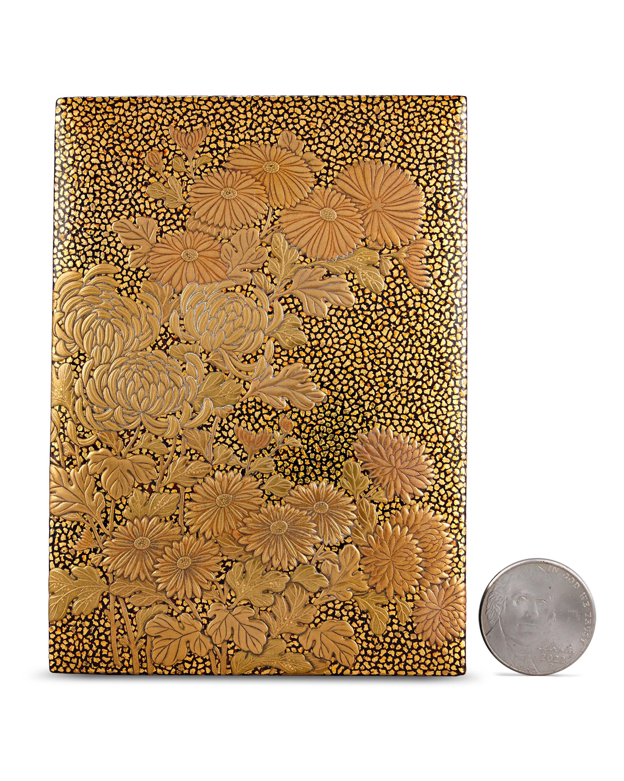 Japanese Gold Lacquer Incense Box For Sale