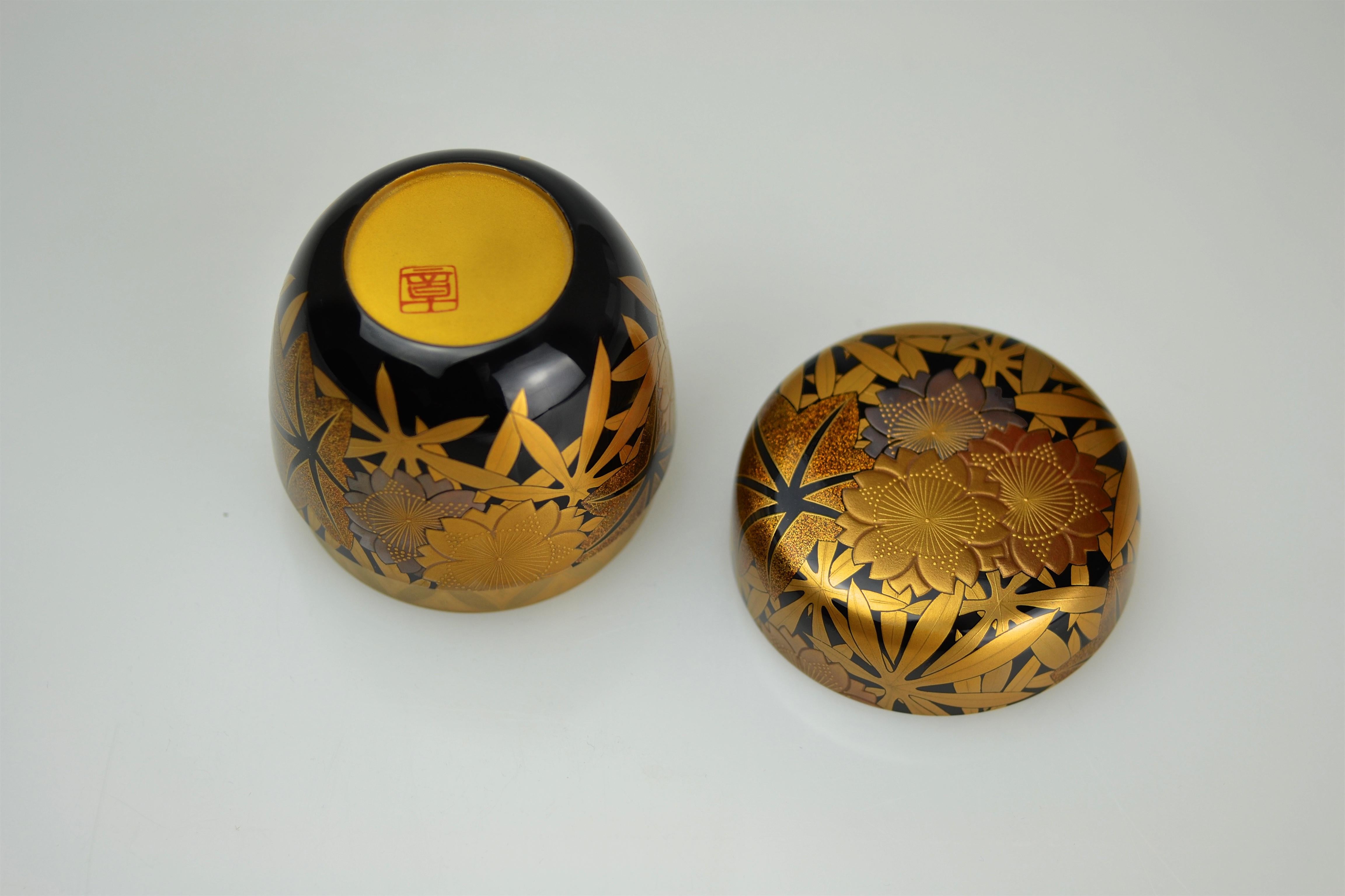 Lacquered Gold Lacquer Tea Caddy (natsume) by Kakinoki Akira (1926-2009) For Sale