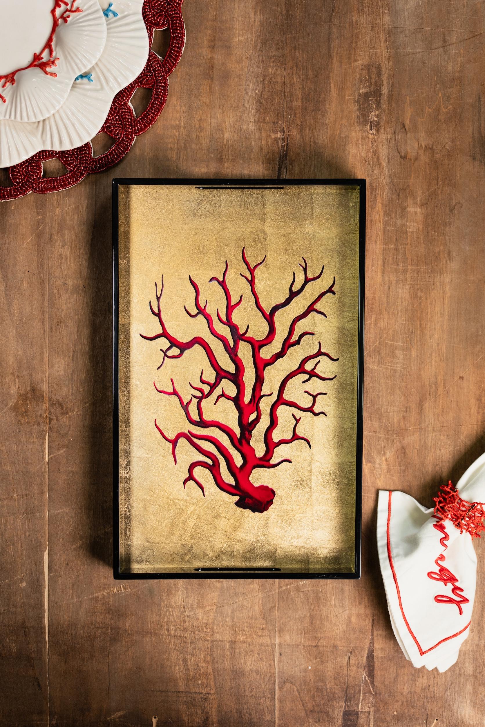 Gold Lacquered Wooden Tray with Handles – Coral In New Condition For Sale In ROCCAVIVARA CB, IT
