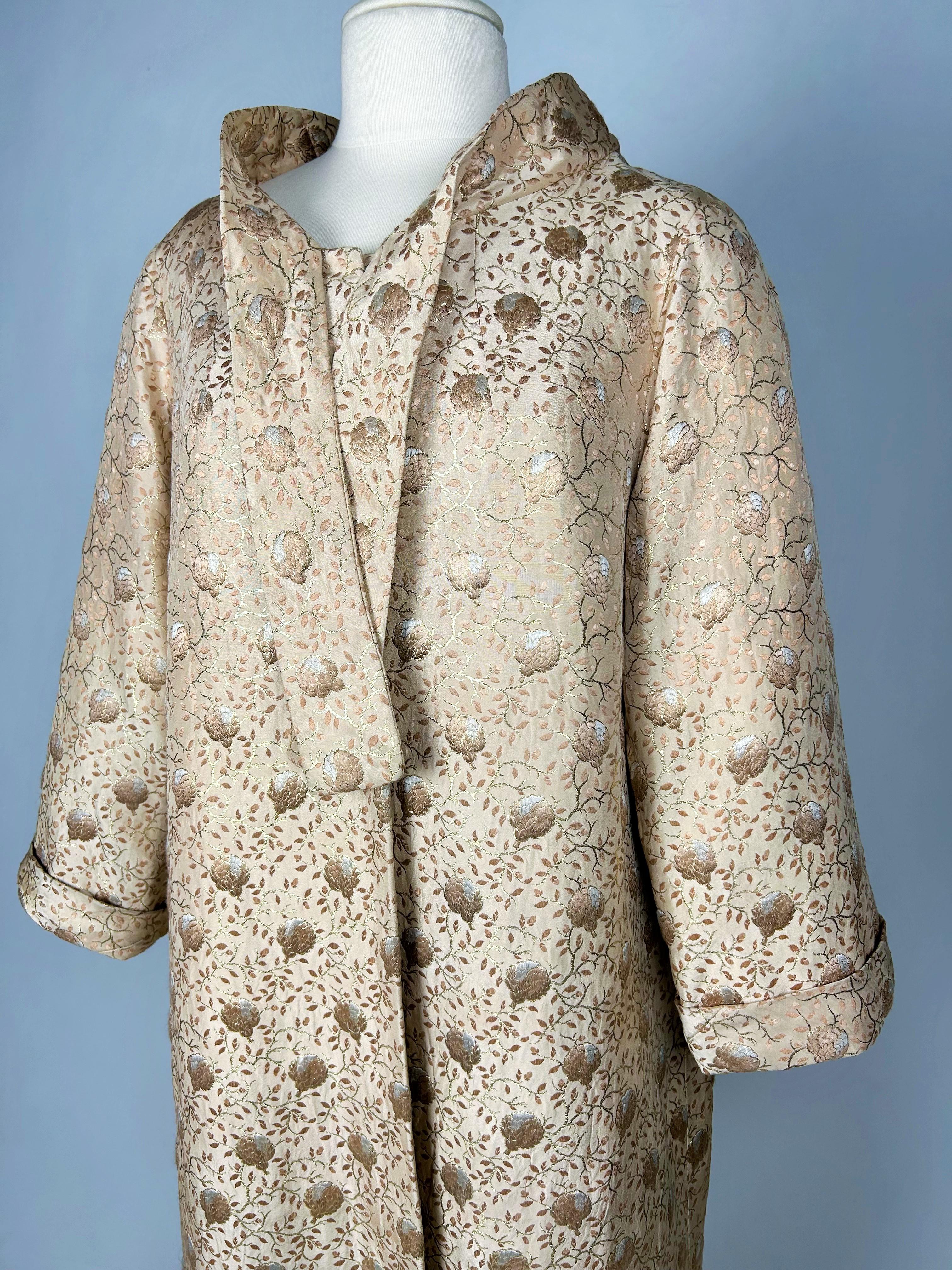 Gold lamé Brocade Evening Coat by Jean Dessès Haute Couture Circa 1955-1960 For Sale 13