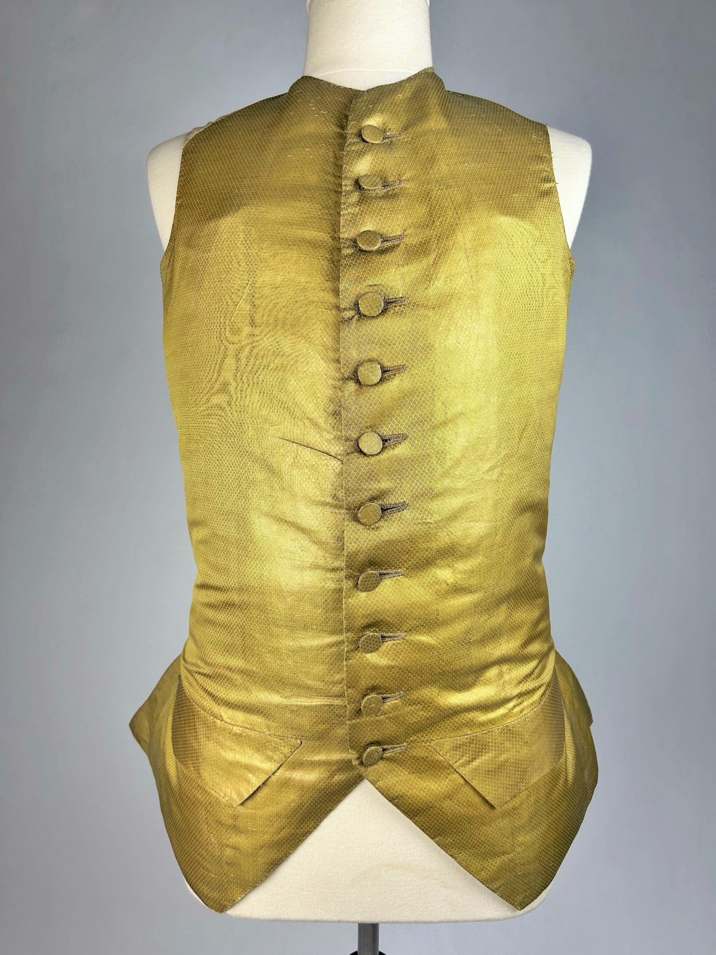 Gold lamé waistcoat - France Louis XV period Circa 1770 In Good Condition For Sale In Toulon, FR