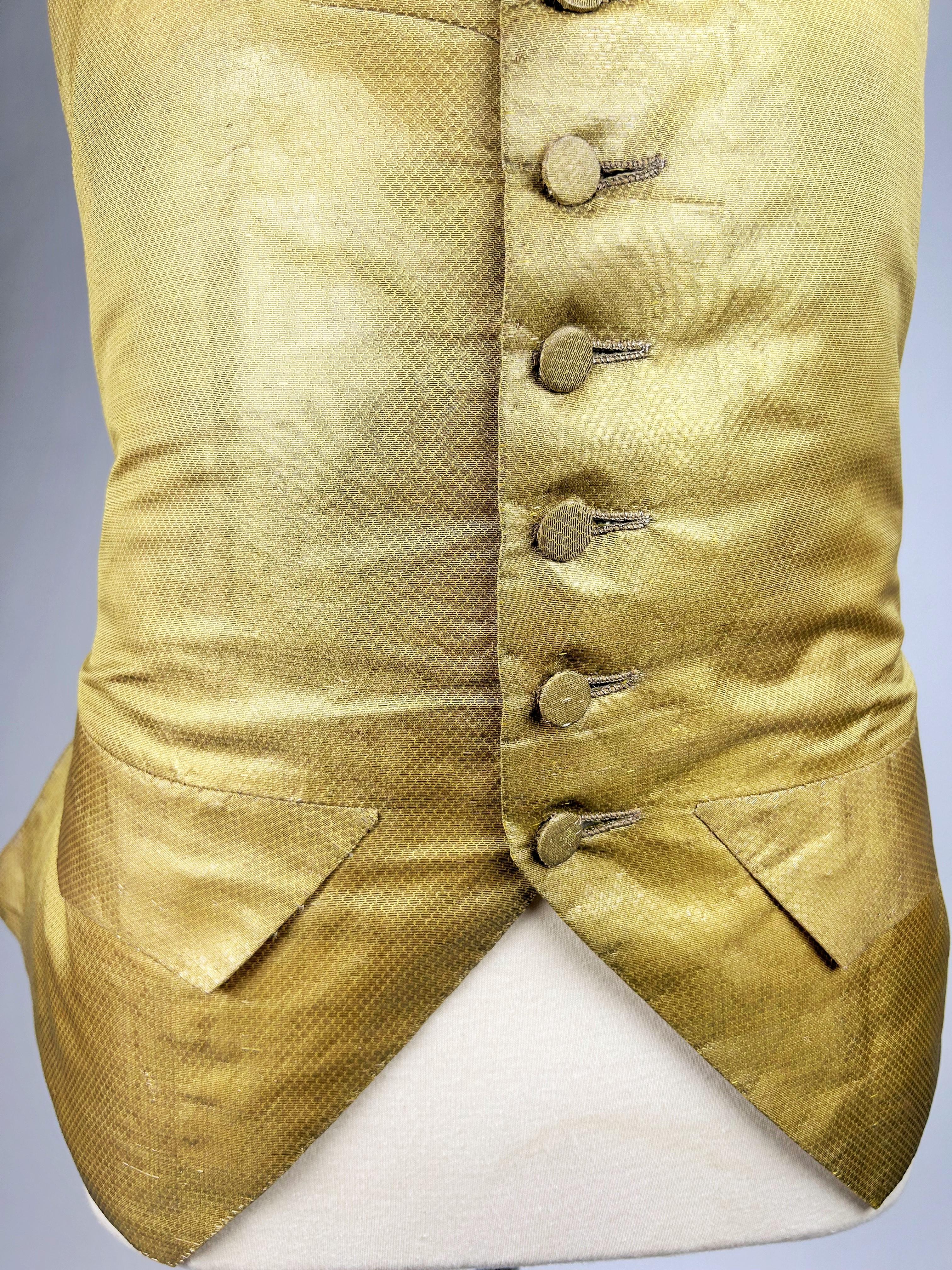 Women's or Men's Gold lamé waistcoat - France Louis XV period Circa 1770 For Sale