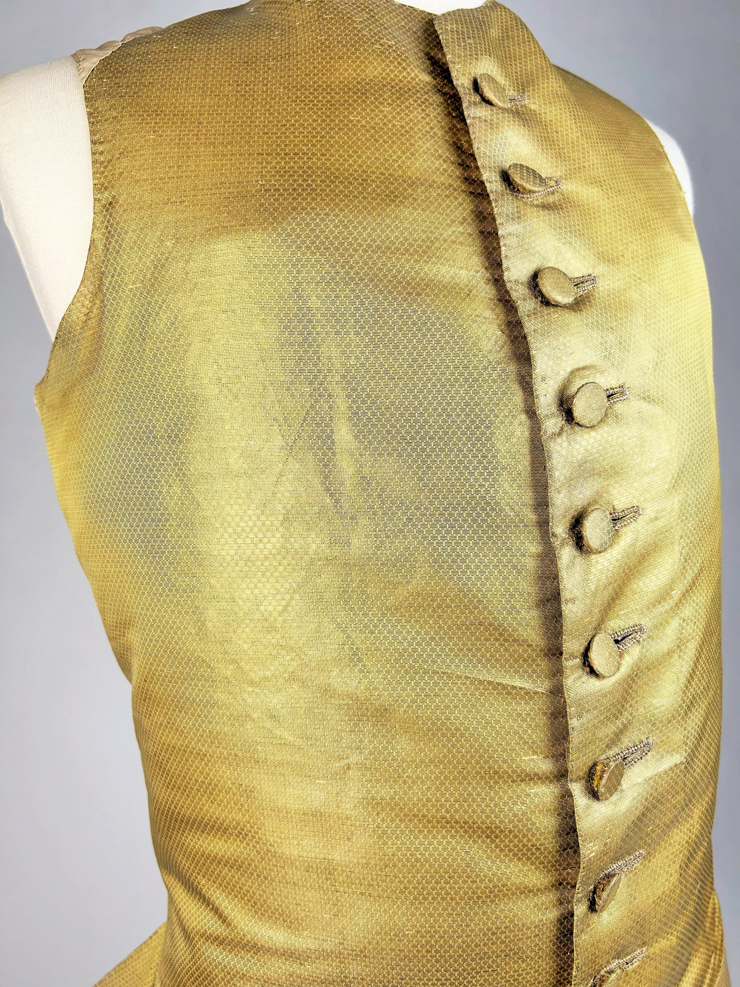 Gold lamé waistcoat - France Louis XV period Circa 1770 For Sale 2