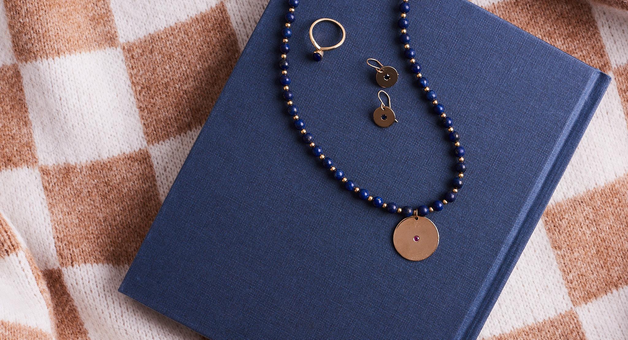 Taglio brillante Collana con disco di lapis d'oro in vendita