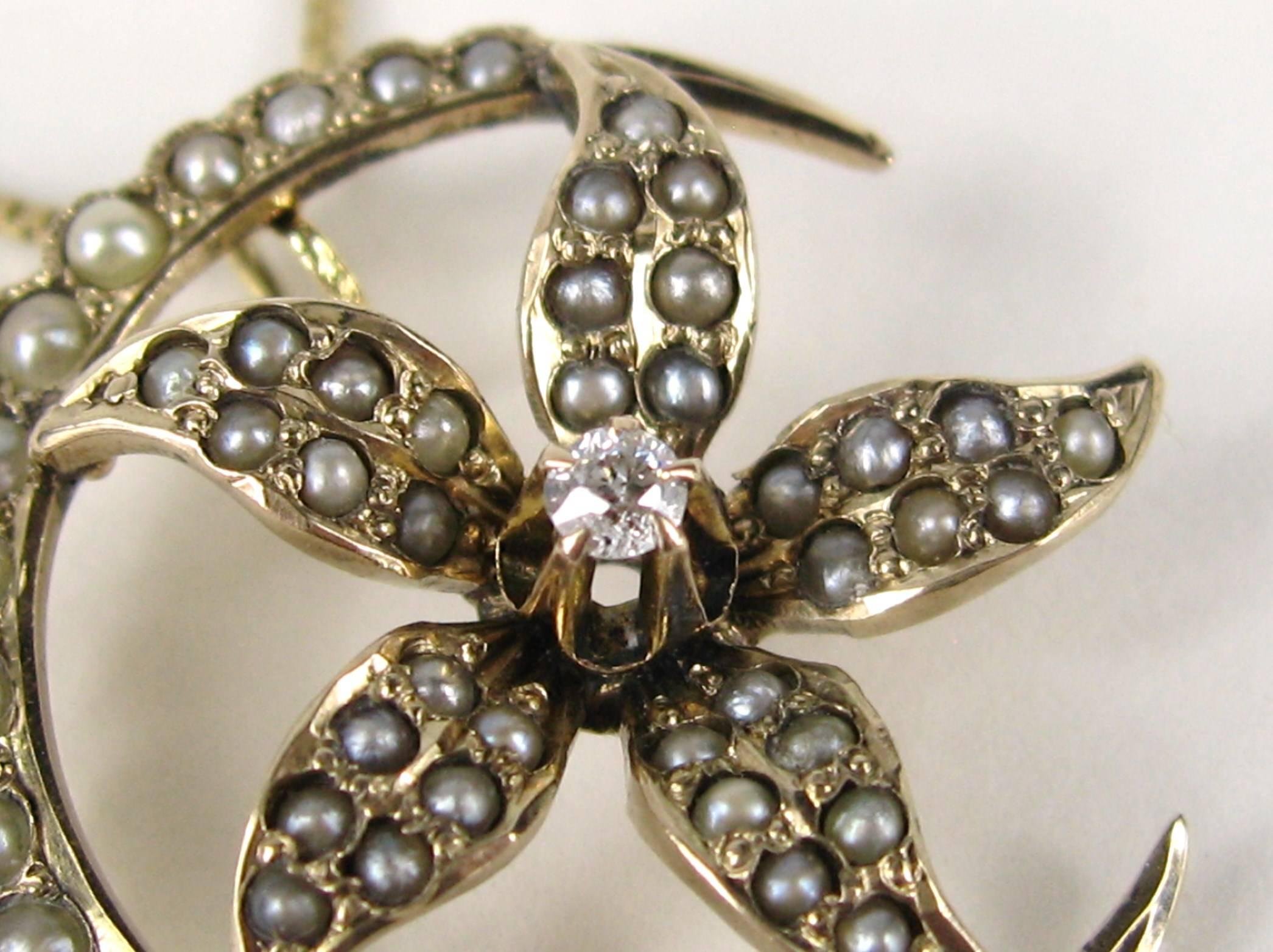 Mezzaluna in oro 14K con perle di semi. Ha un centro a diamante. Misura 0,90 pollici. La catena è lunga 20 pollici. Si tratta di un'enorme collezione di articoli nuovi e vecchi (gioielli mai indossati) e di gioielli Hopi, Zuni, Navajo, Southwestern,