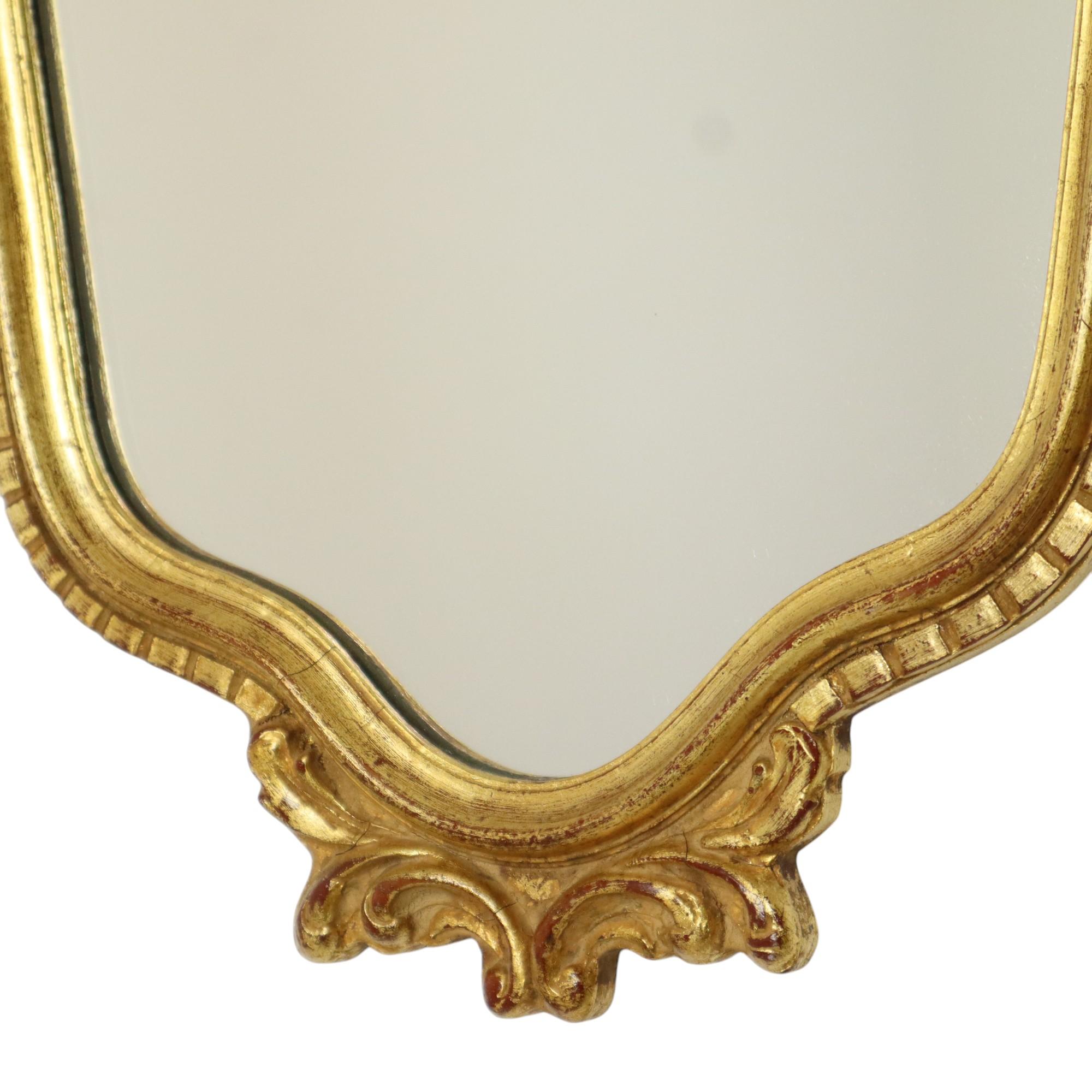 Milieu du XXe siècle Miroir à crête doré à la feuille d'or Deknudt Facet Hollywood Regency en vente
