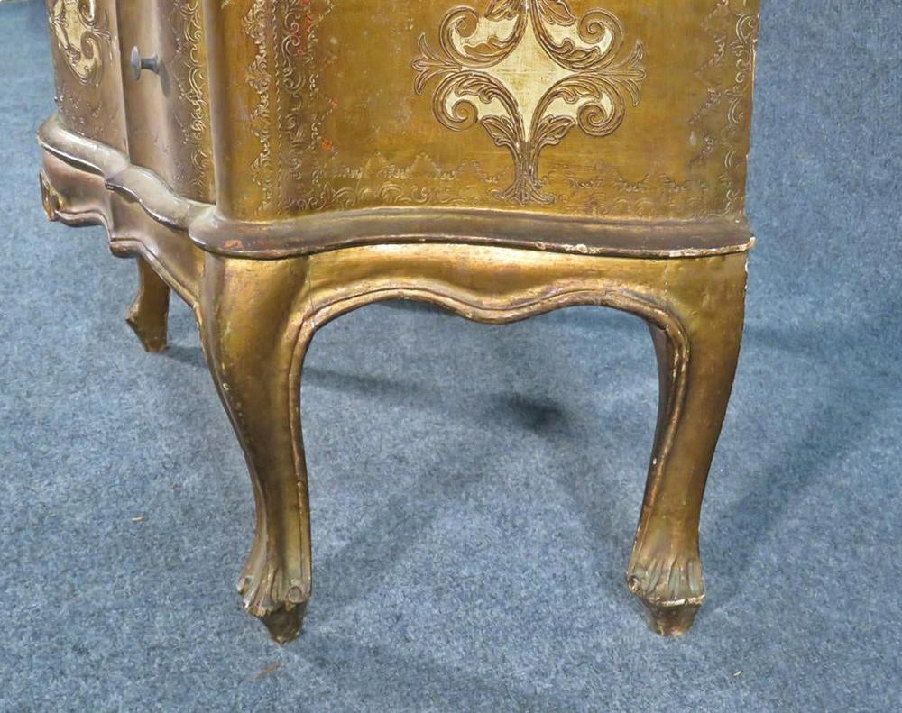 Early 20th Century Gold Leaf Gilded Florentine Italian Nightstand Night Table, circa 1920