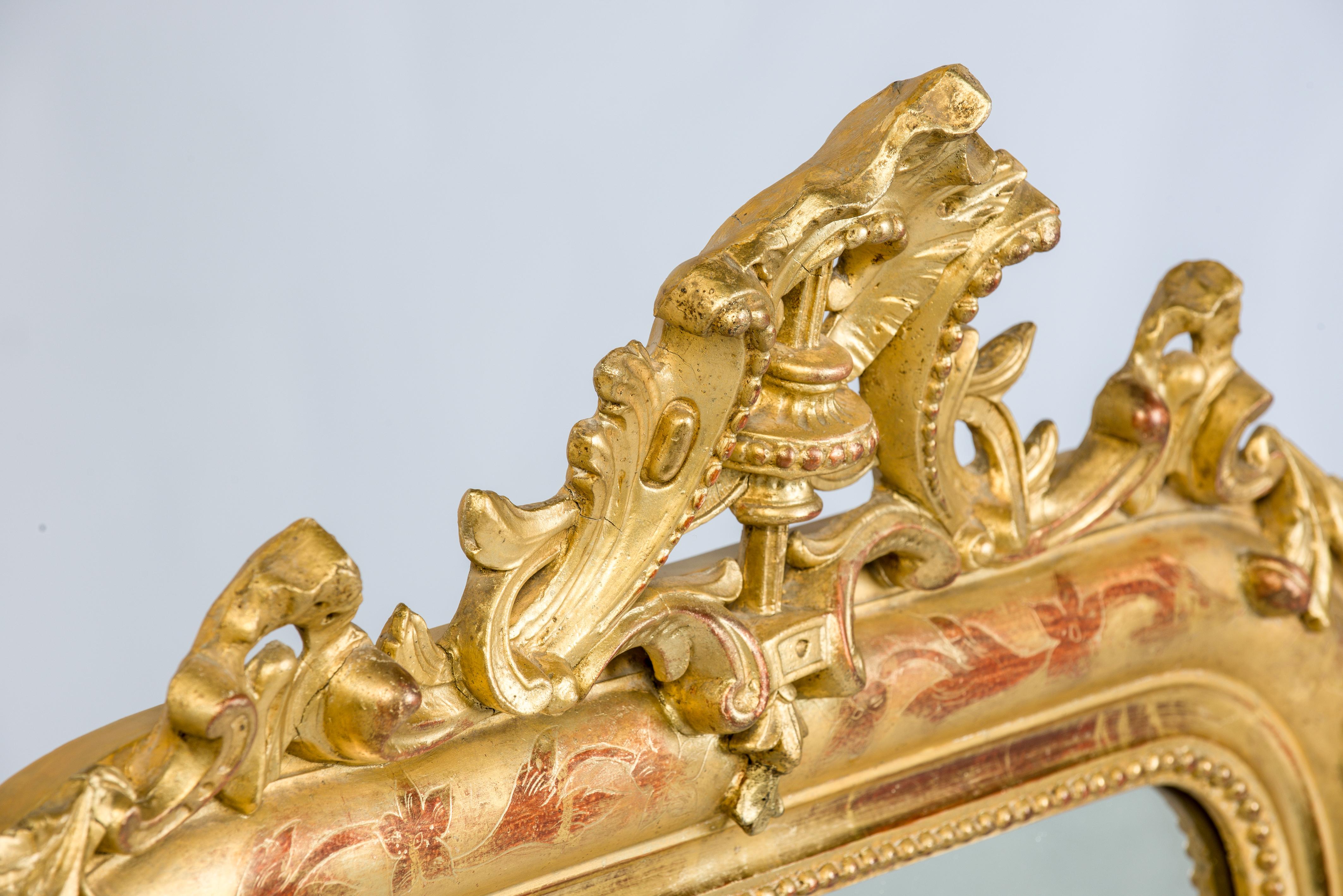 Miroir Louis Philippe à feuilles d'or avec crête en vente 5