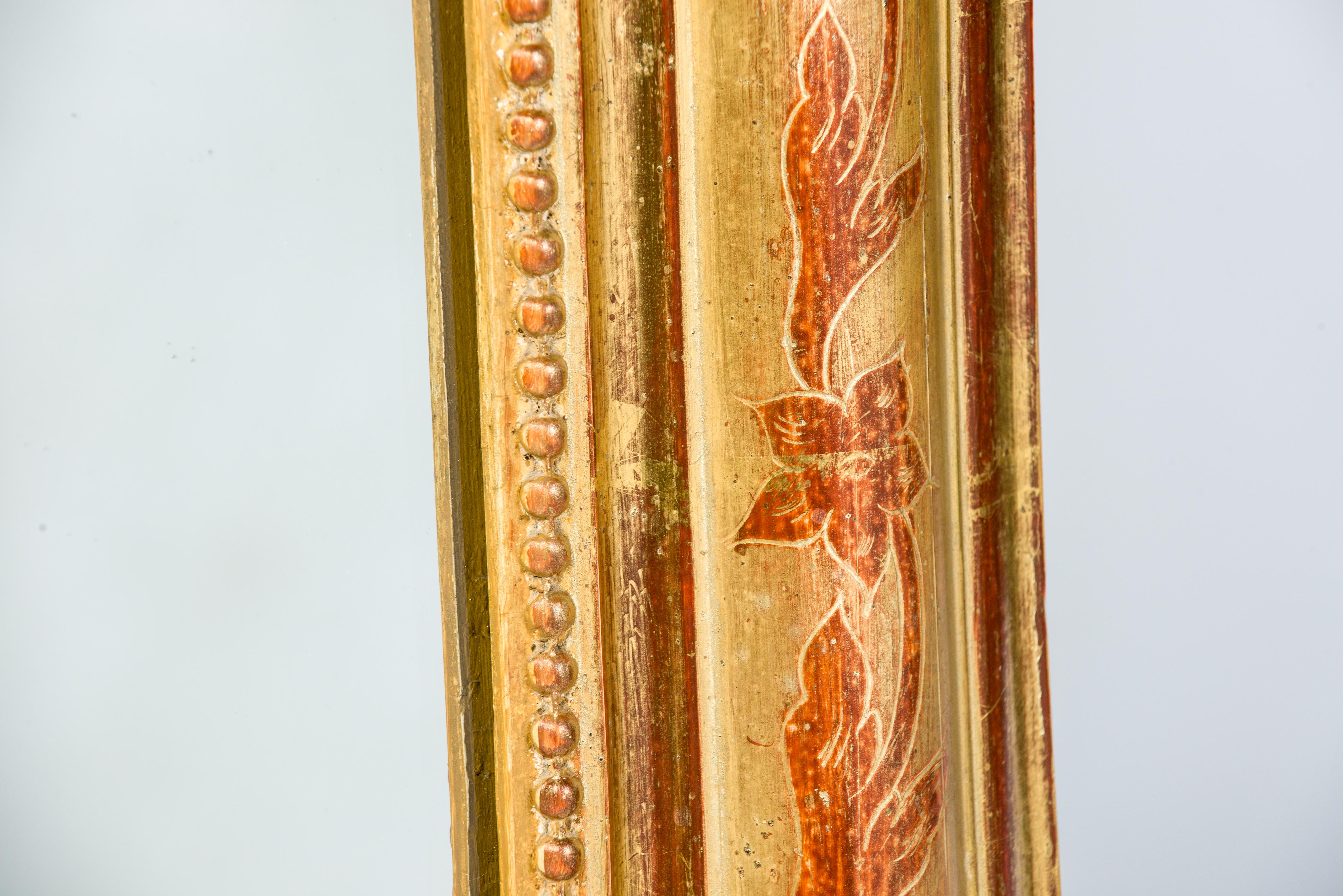 Miroir Louis Philippe à feuilles d'or avec crête en vente 2