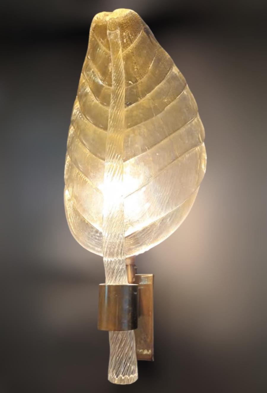 Gold Leaf Sconce by Barovier e Toso, 30 Available In Good Condition For Sale In Los Angeles, CA