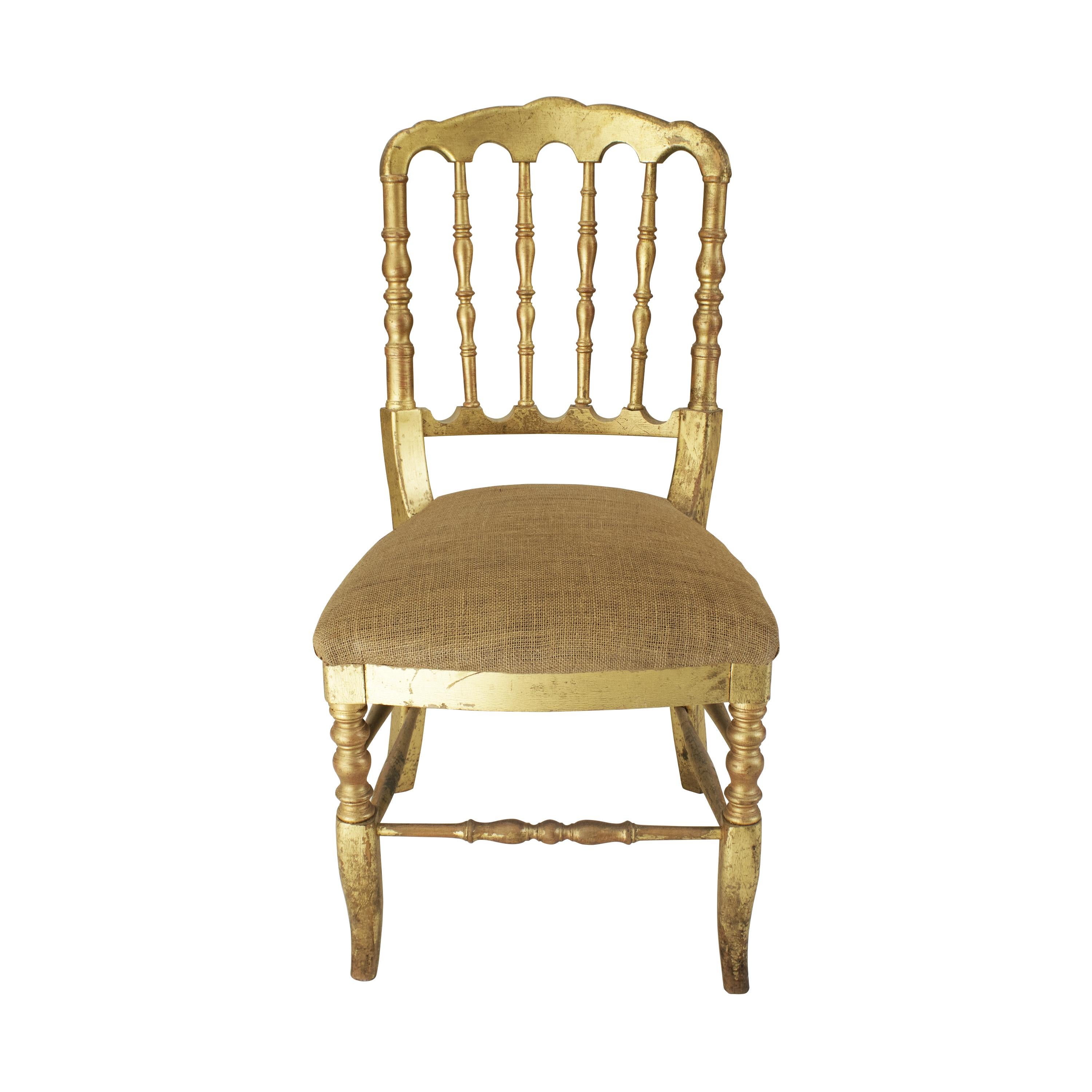 Fatto a mano Sedia Tiffany in foglia d'oro, stile Chiavari, Francia, circa 1960 in vendita
