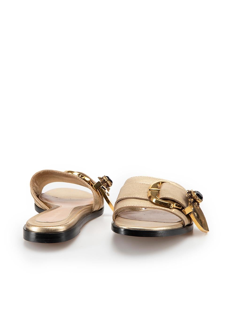 Gold Leather Buckle Flat Sandals Size IT 37 In Good Condition In London, GB